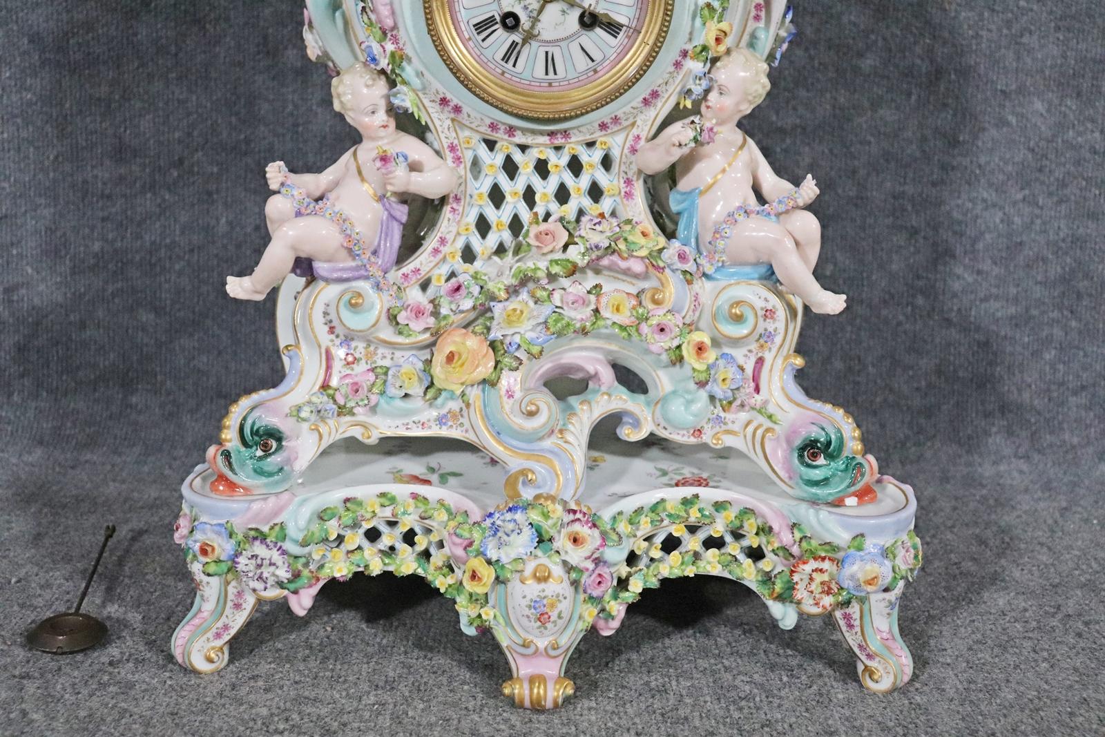 Fine Quality Meissen Figural Mantel Clock In Good Condition In Swedesboro, NJ