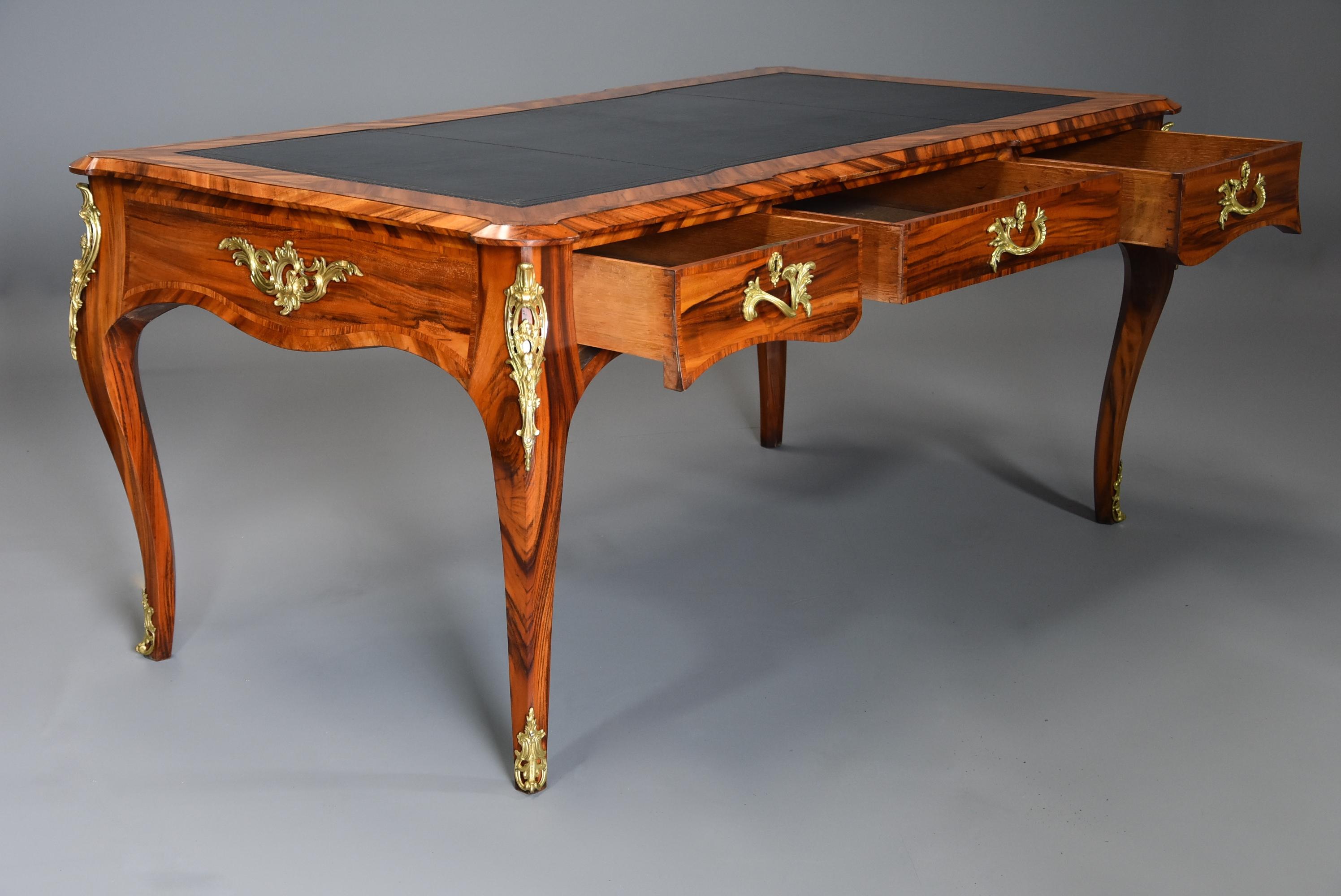 Fine Quality Mid-19th Century Goncalo Alves Bureau Plat in the French Style In Good Condition For Sale In Suffolk, GB