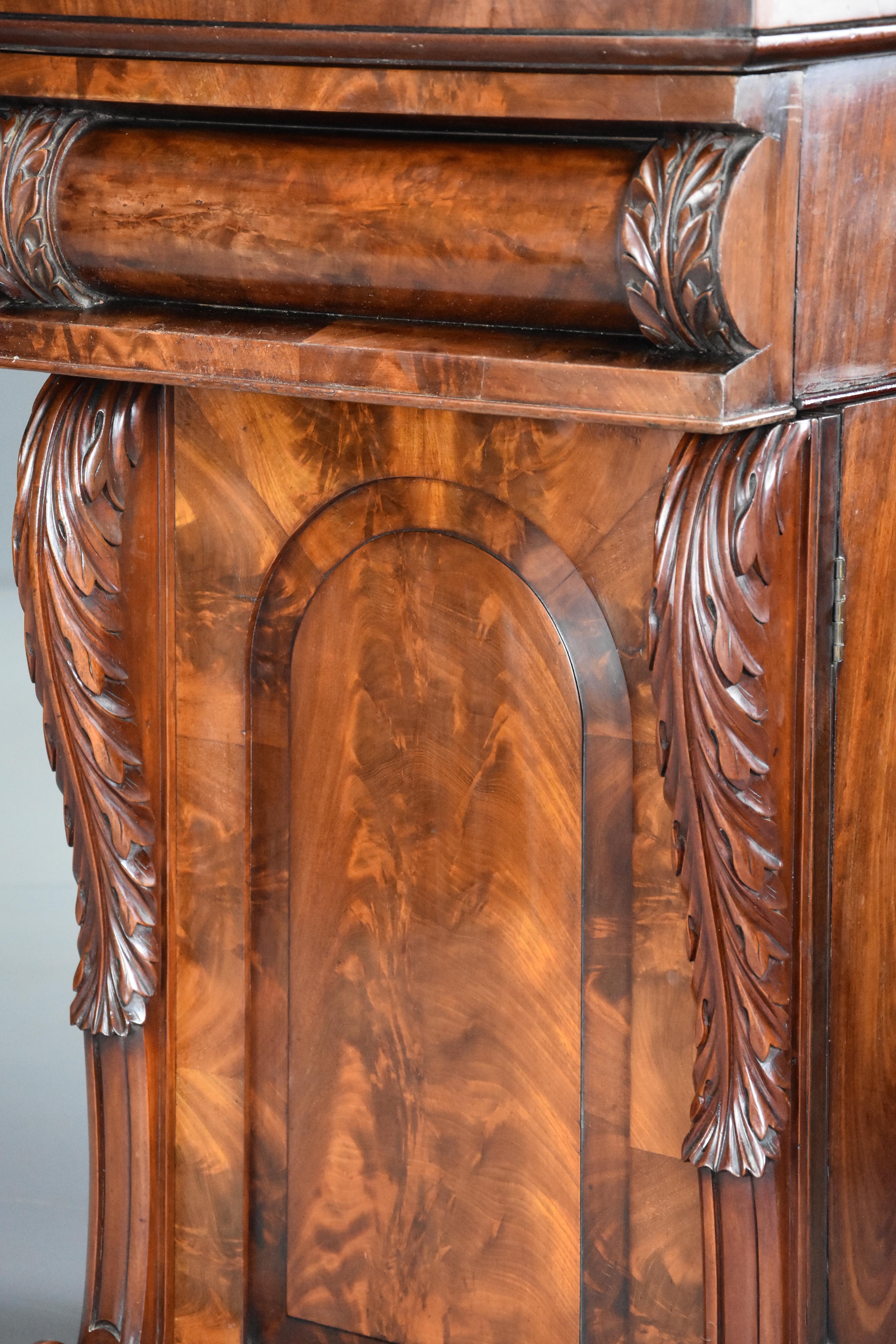 Fine Quality Mid-19th Century Mahogany Pedestal Sideboard 6