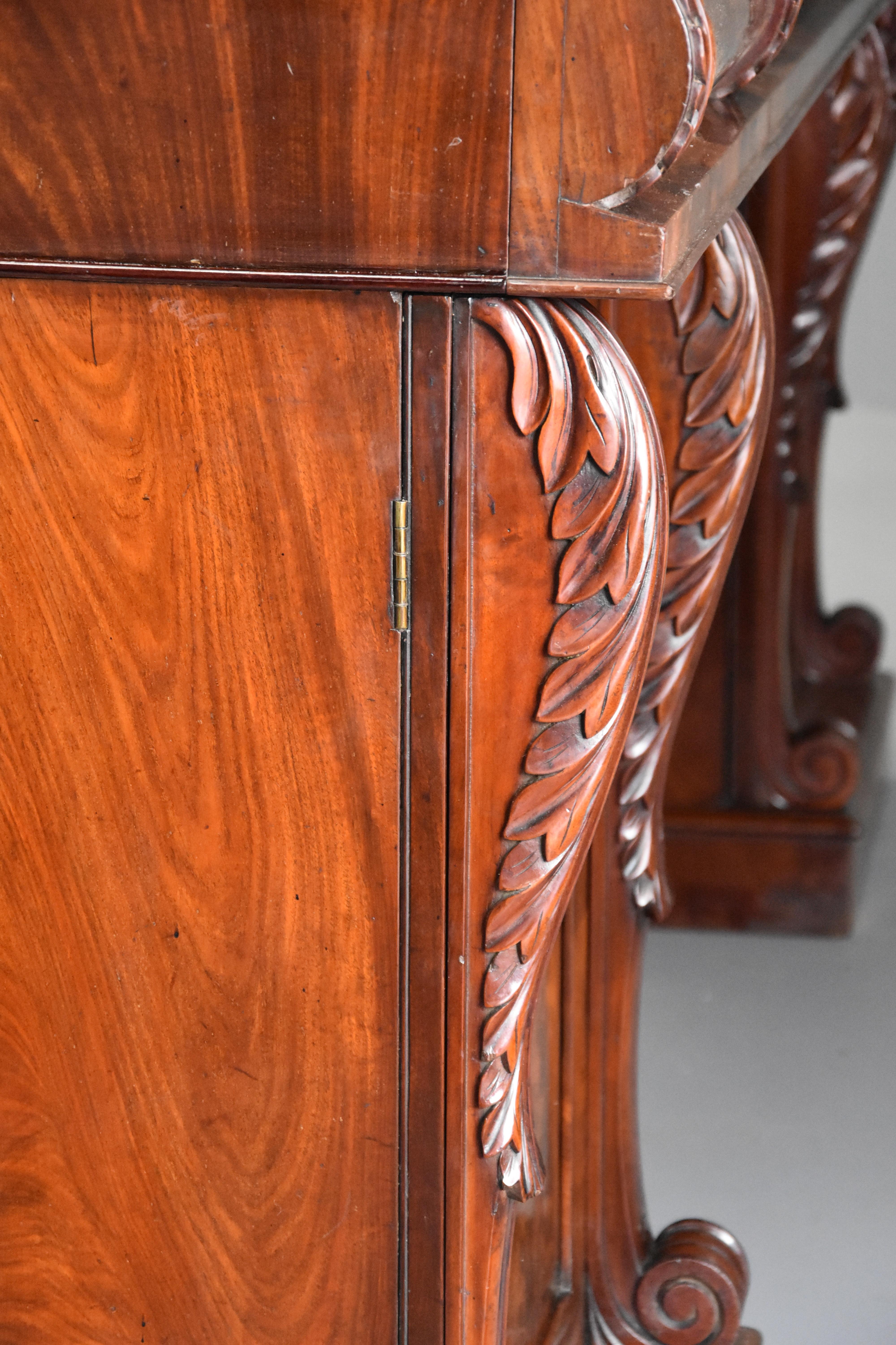 Fine Quality Mid-19th Century Mahogany Pedestal Sideboard 8