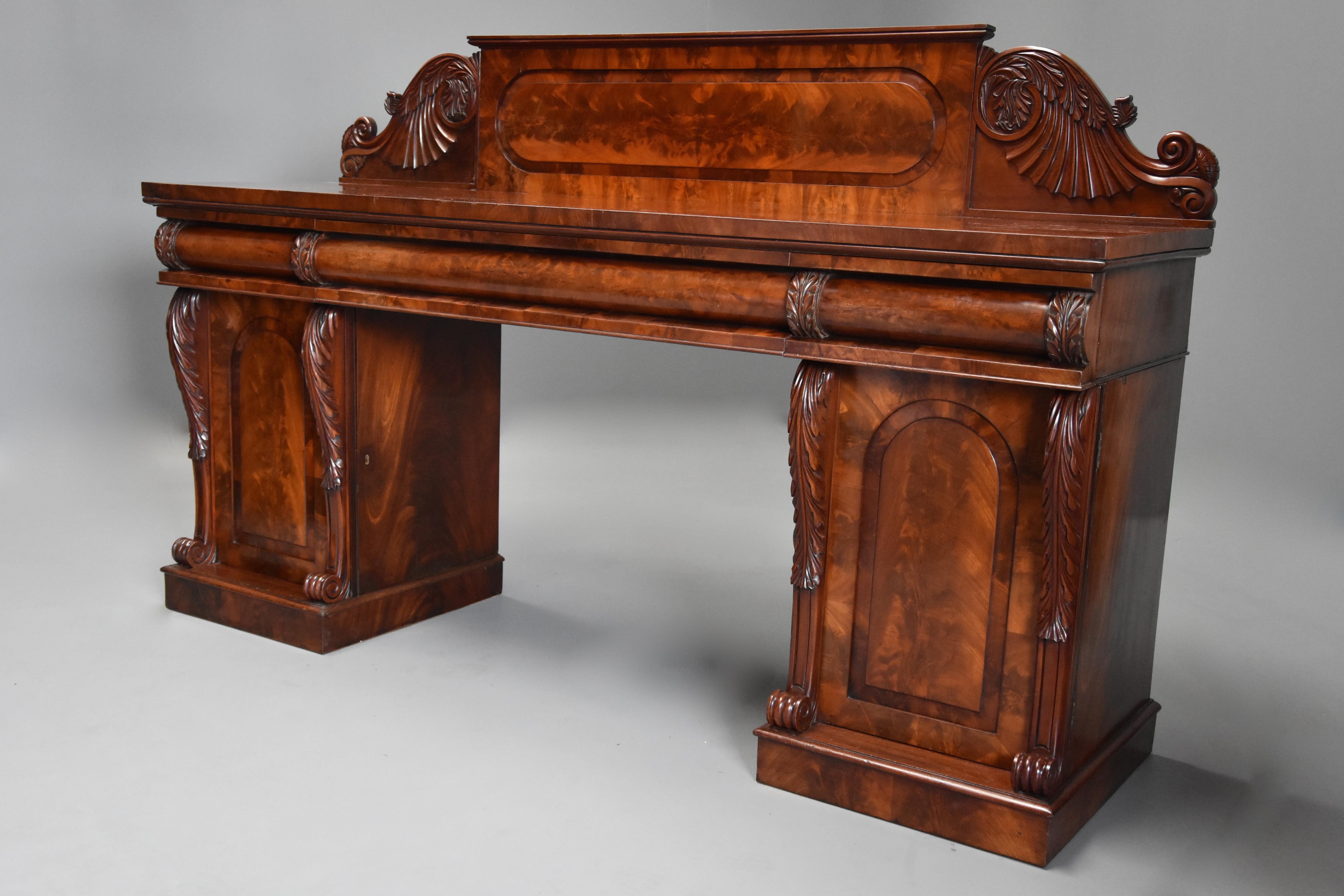 Fine Quality Mid-19th Century Mahogany Pedestal Sideboard In Good Condition In Suffolk, GB