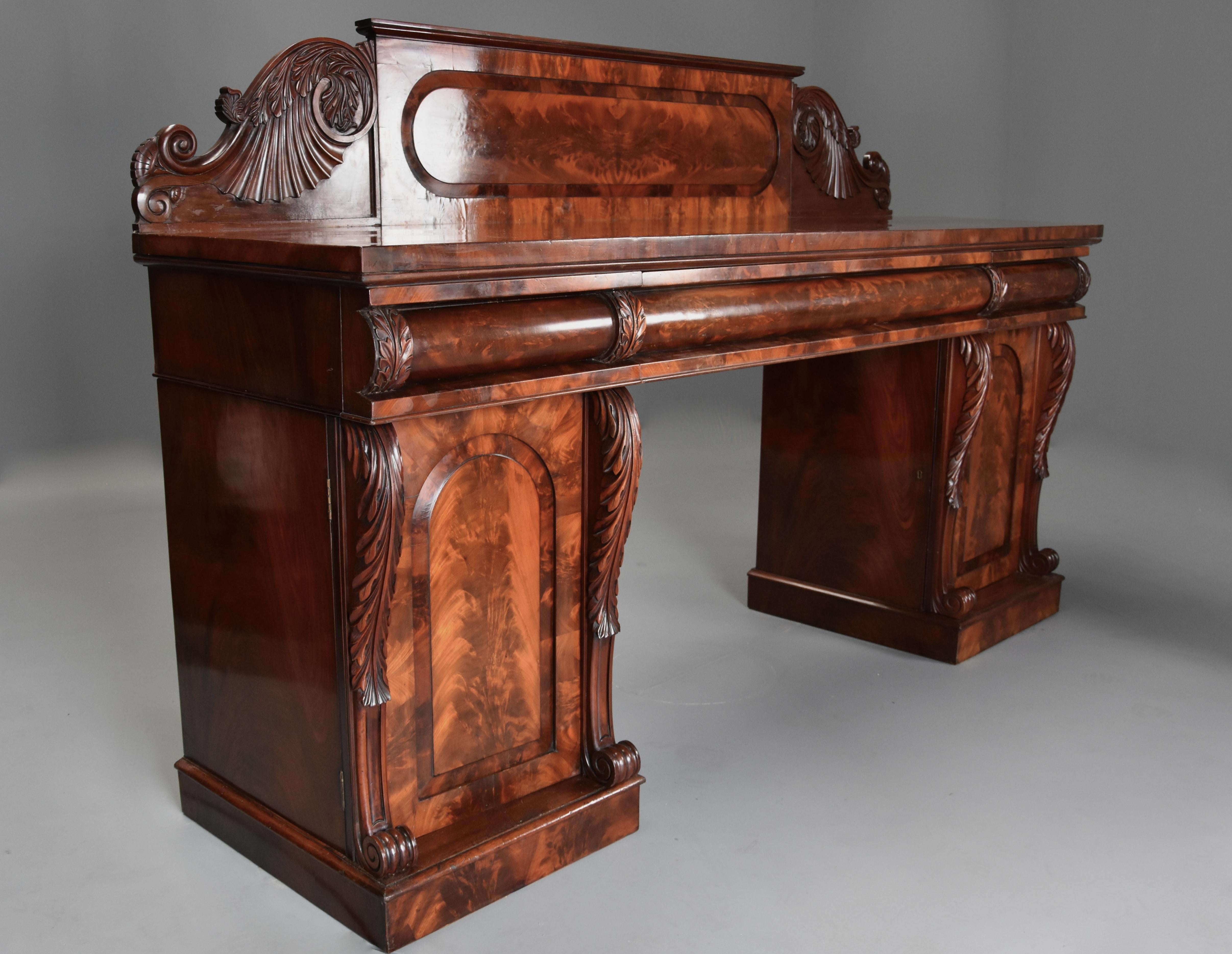Fine Quality Mid-19th Century Mahogany Pedestal Sideboard 1