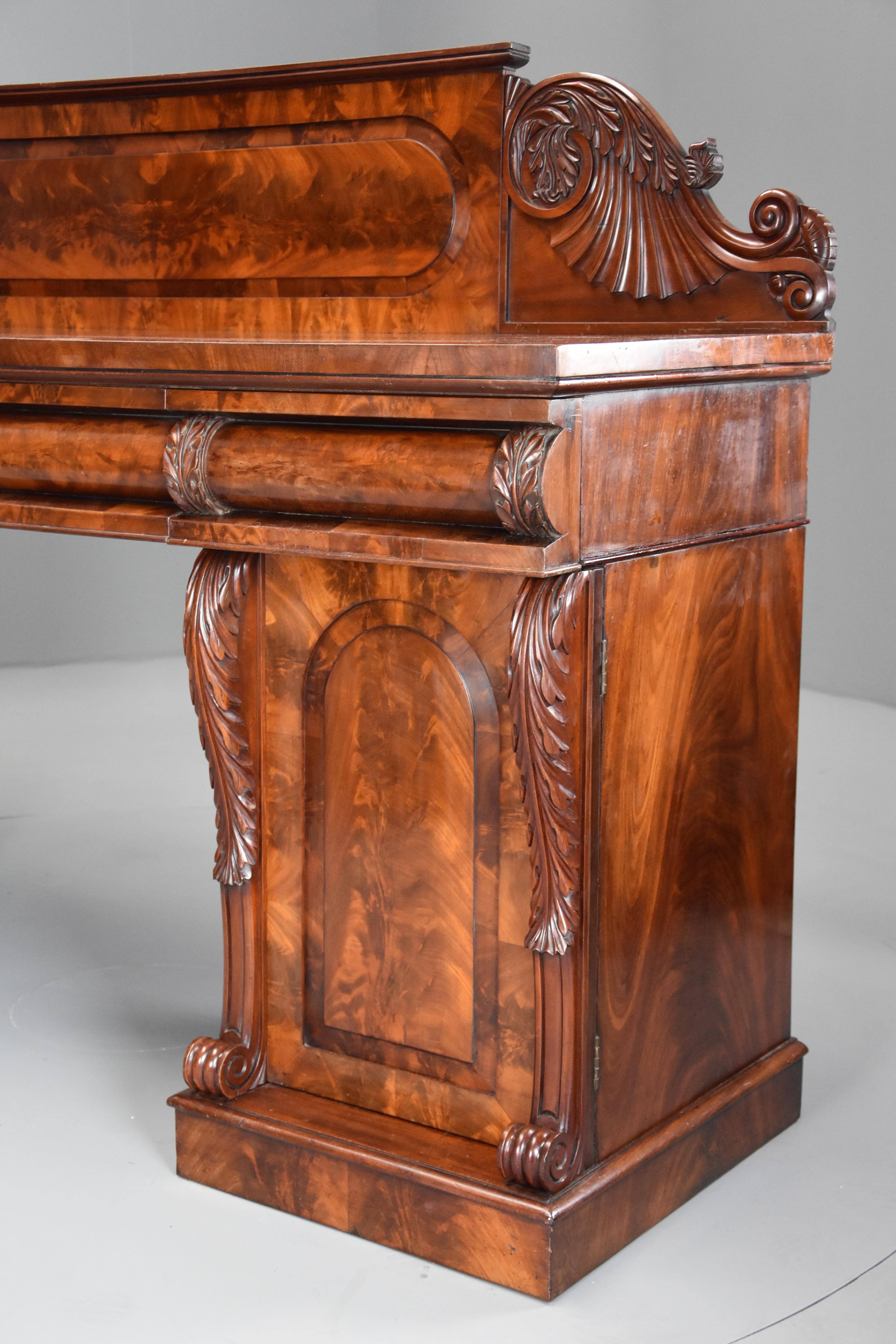 Fine Quality Mid-19th Century Mahogany Pedestal Sideboard 5