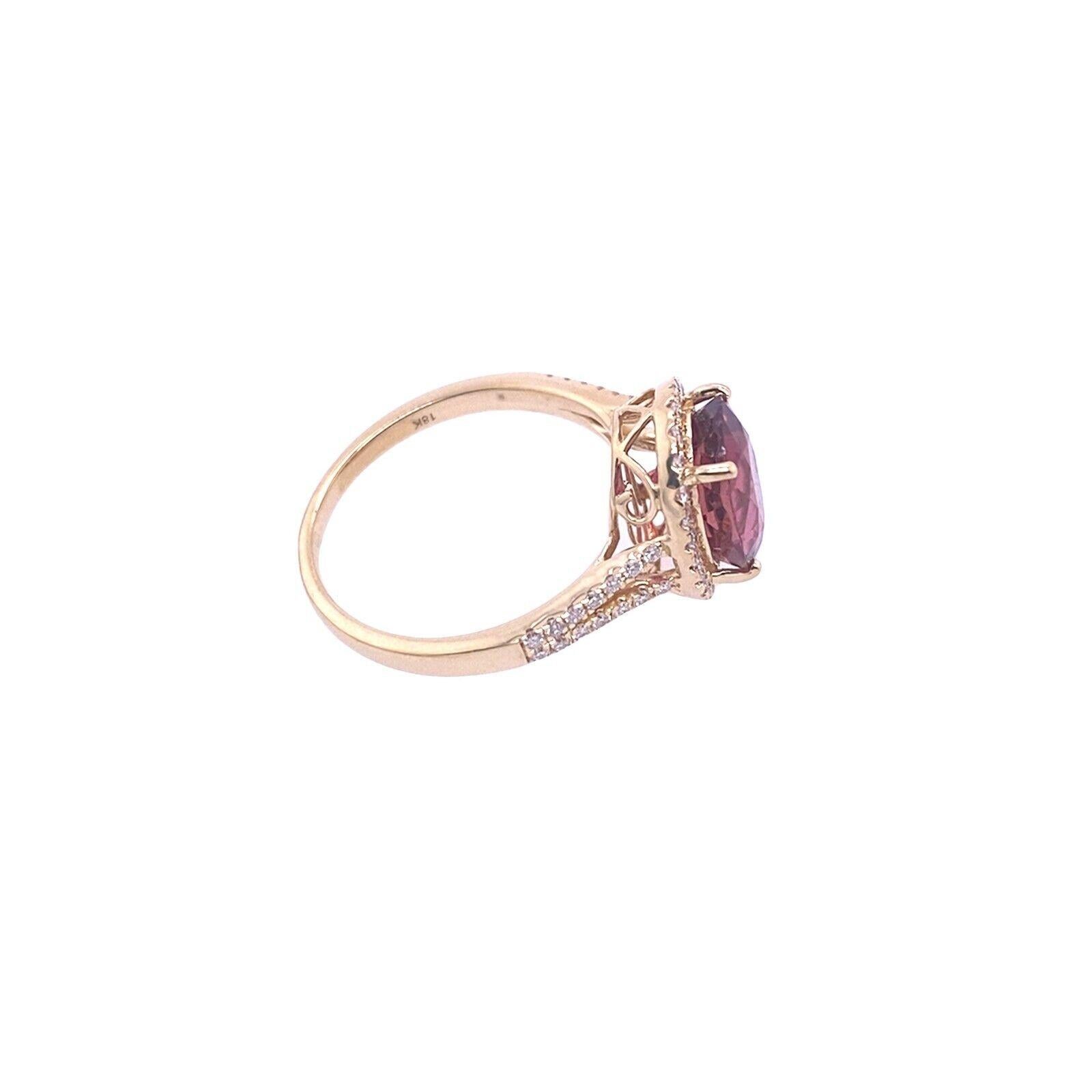 Oval Cut Fine Quality Natural 3.0ct Rubellite Ring Set in 18ct Yellow Gold For Sale