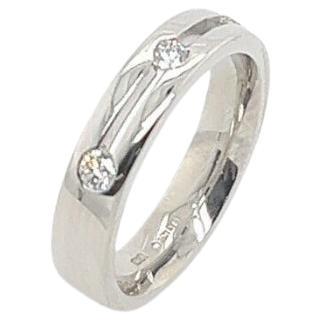 Fine Quality Natural Diamond Wedding Ring set with 3 G /VS Diamonds For Sale