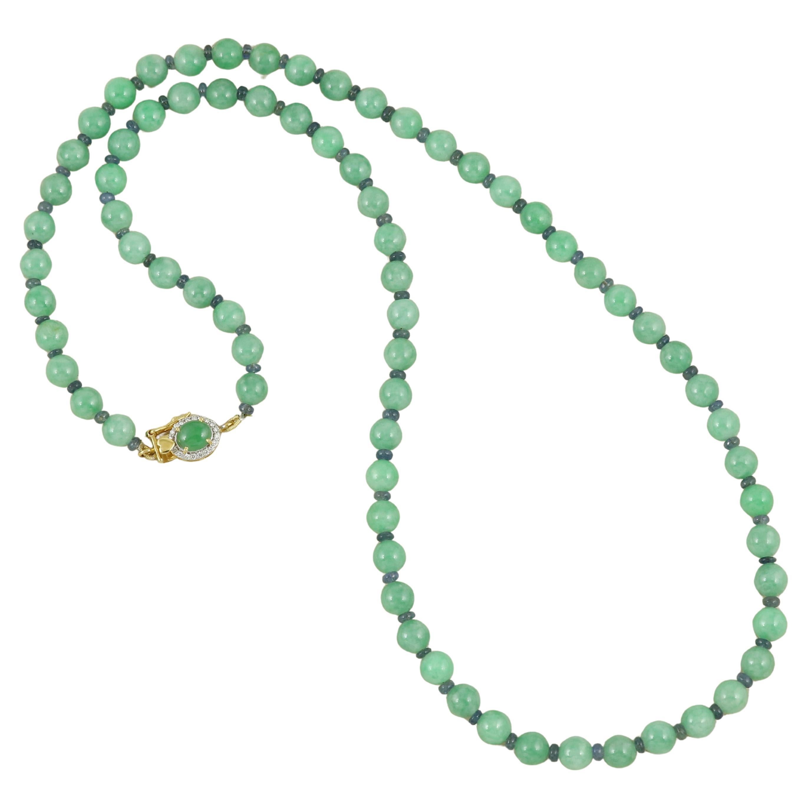 Fine quality natural jadeite jade necklace with 18K gold and diamond clasp