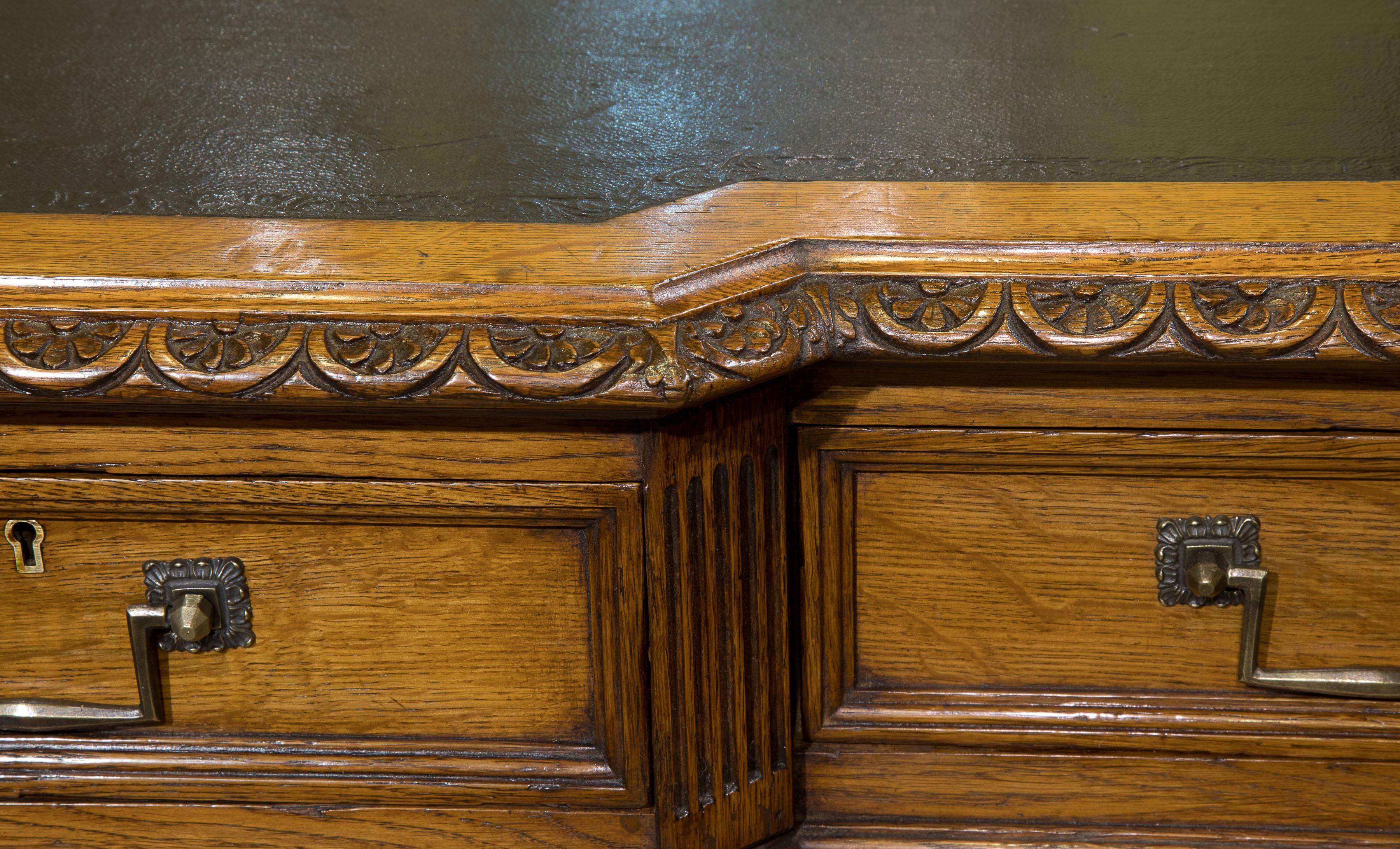 Carved Fine Quality Oak Pedestal Desk, circa 1870 For Sale