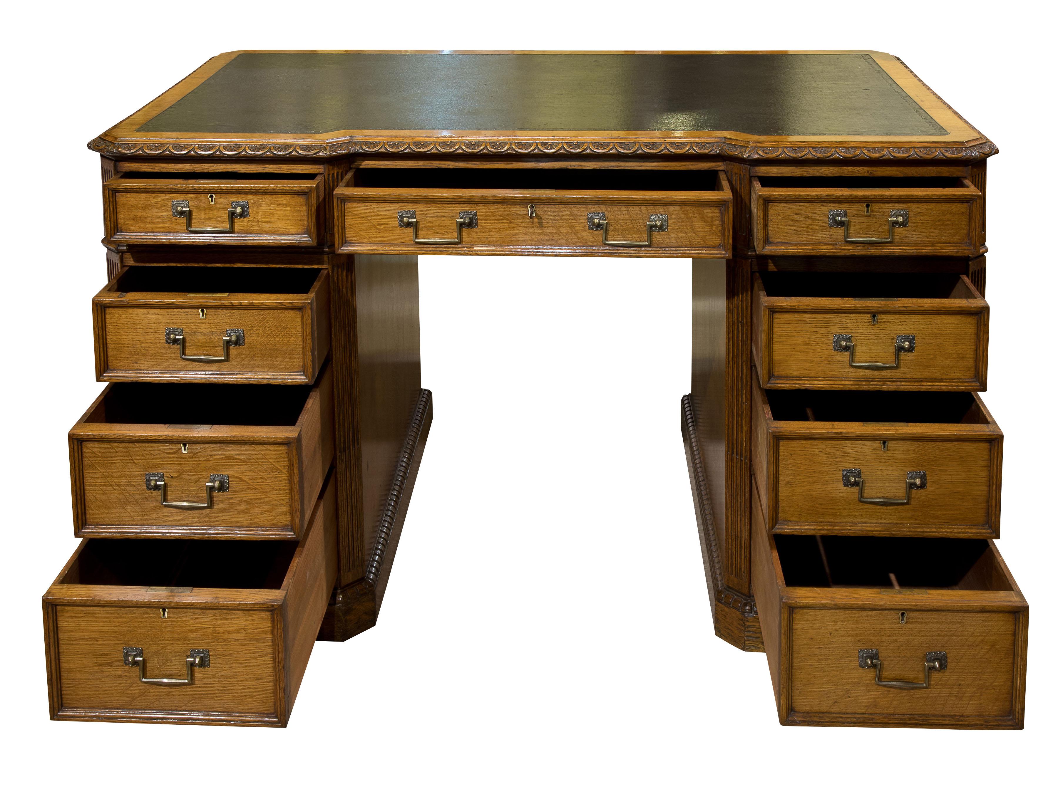 Late 19th Century Fine Quality Oak Pedestal Desk, circa 1870 For Sale