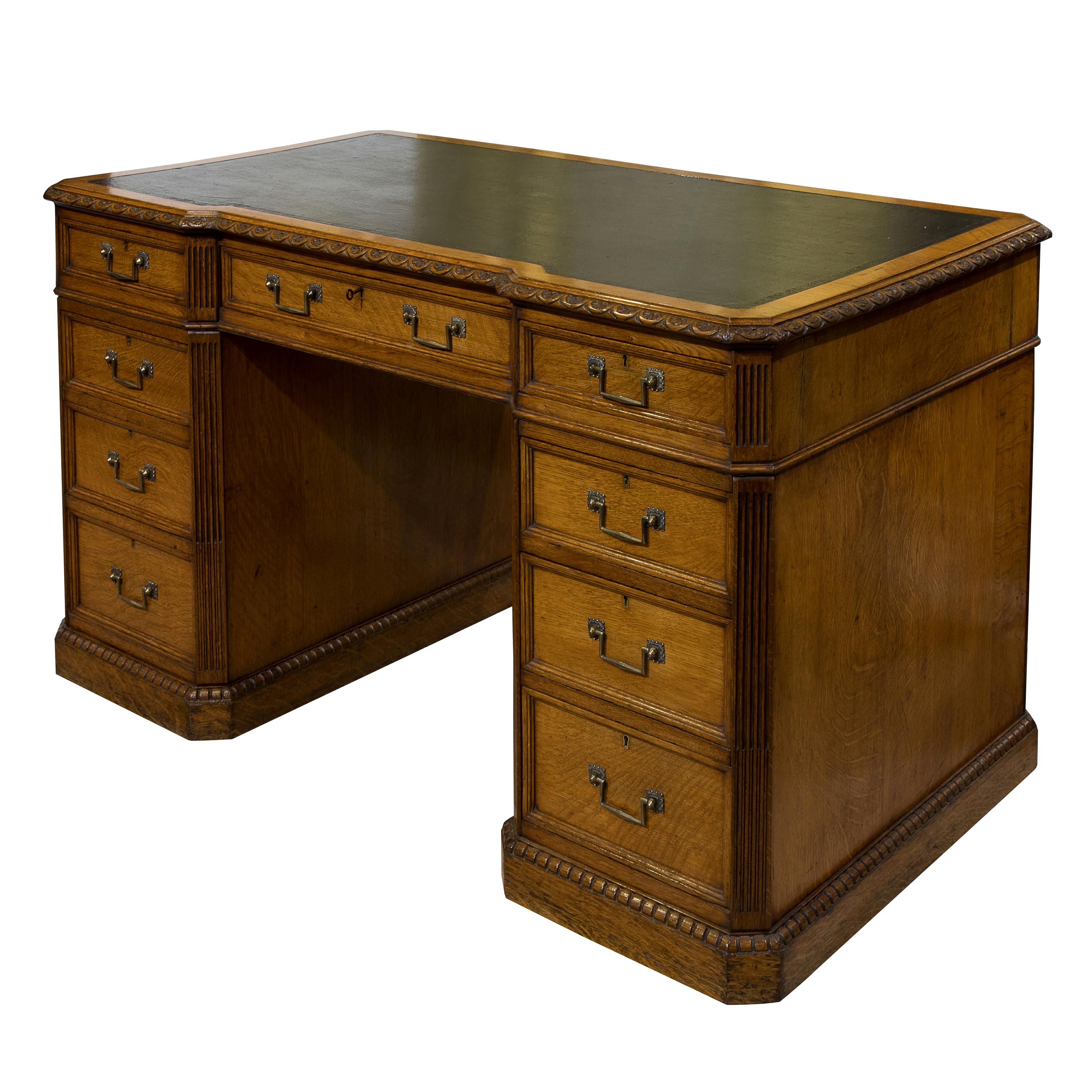 Fine Quality Oak Pedestal Desk, circa 1870 For Sale