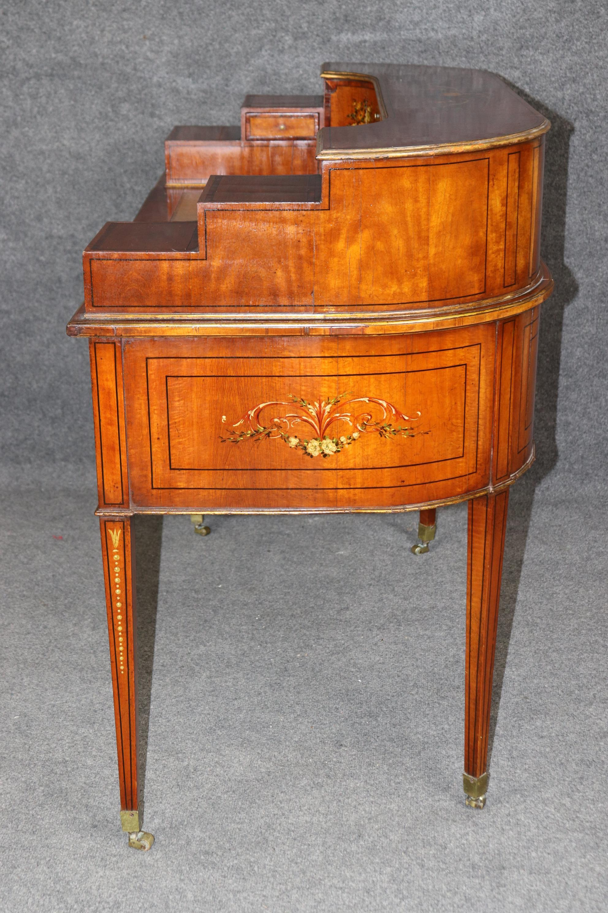 Carlton House-Schreibtisch in hoher Qualität, bemalter englischer Adams-Satinholz, Carlton im Zustand „Gut“ im Angebot in Swedesboro, NJ