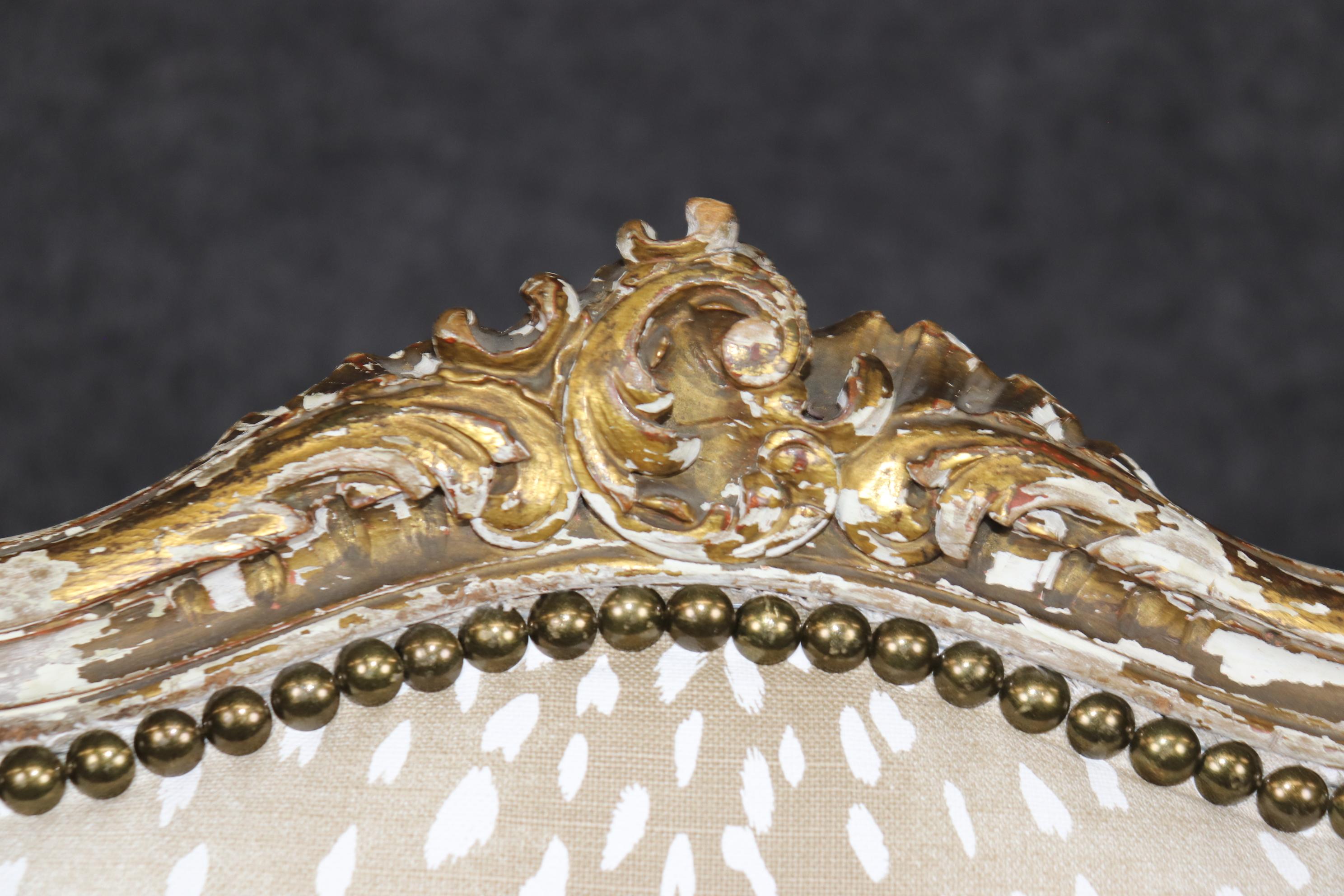 Chaise d'appoint française d'époque Louis XV peinte de belle qualité avec impression d'animaux en vente 5