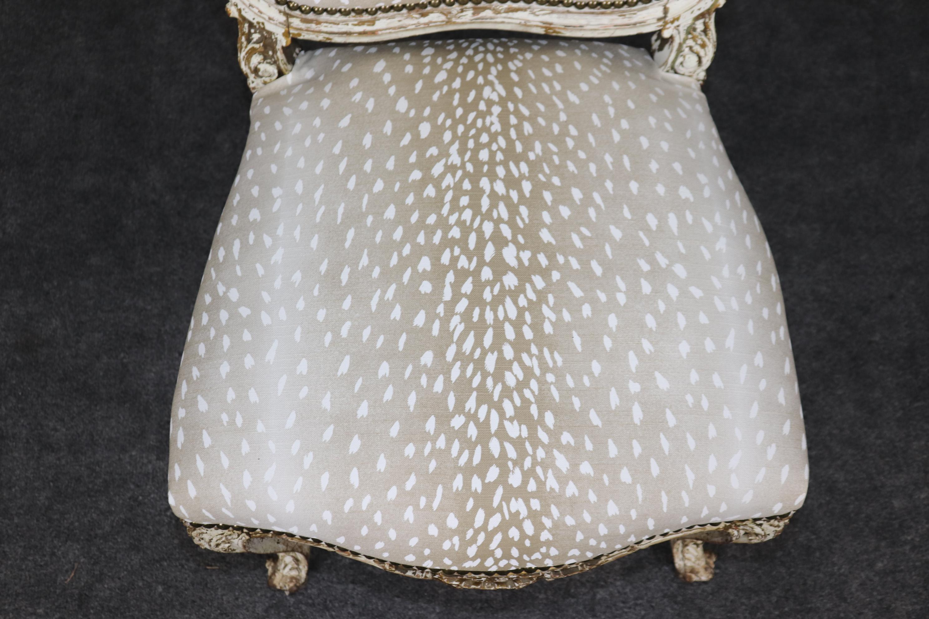 Chaise d'appoint française d'époque Louis XV peinte de belle qualité avec impression d'animaux en vente 6