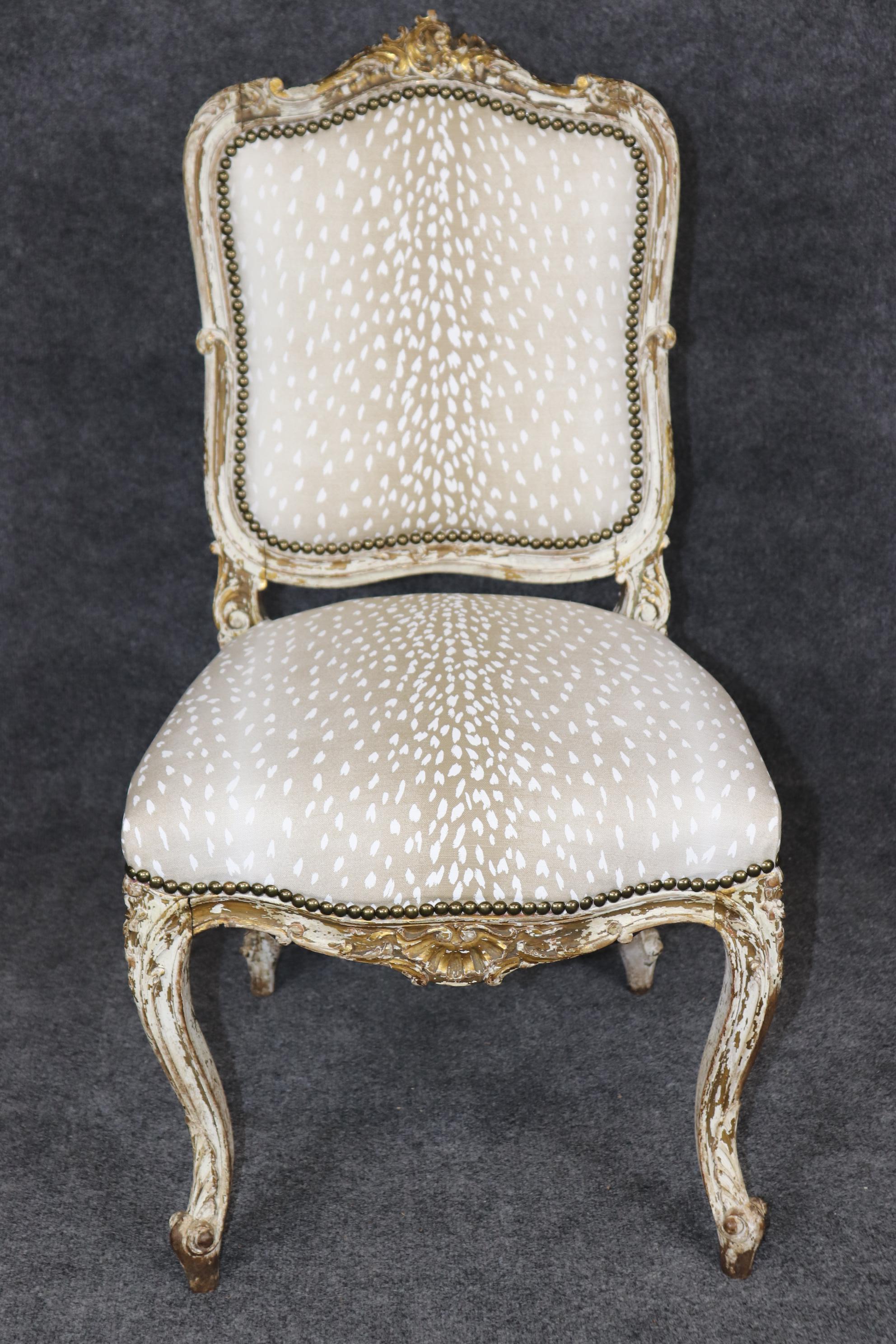 Chaise d'appoint française d'époque Louis XV peinte de belle qualité avec impression d'animaux Bon état - En vente à Swedesboro, NJ