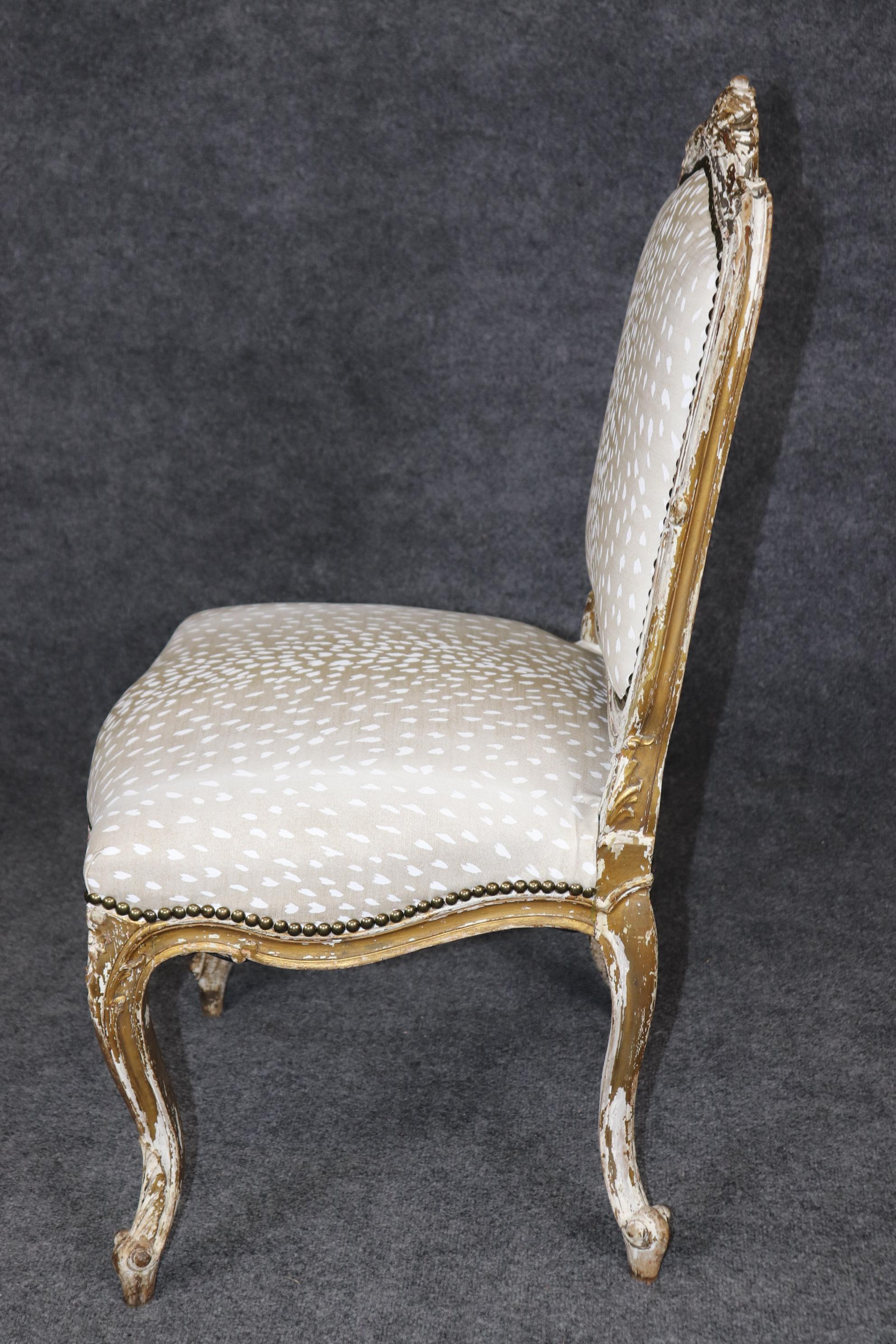Début du XIXe siècle Chaise d'appoint française d'époque Louis XV peinte de belle qualité avec impression d'animaux en vente