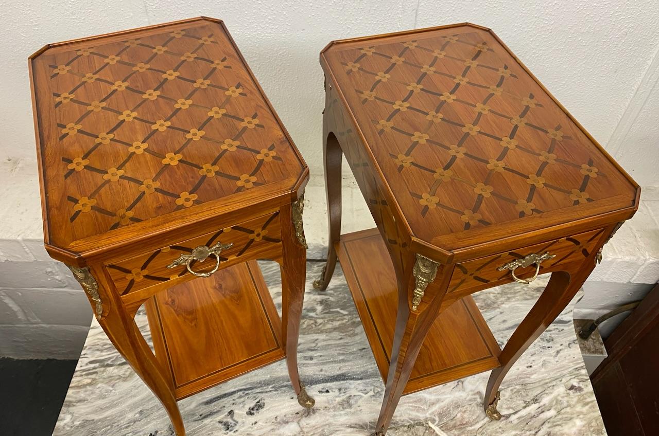 Fine Quality Pair French Marquetry Bedside Lamp Tables 1