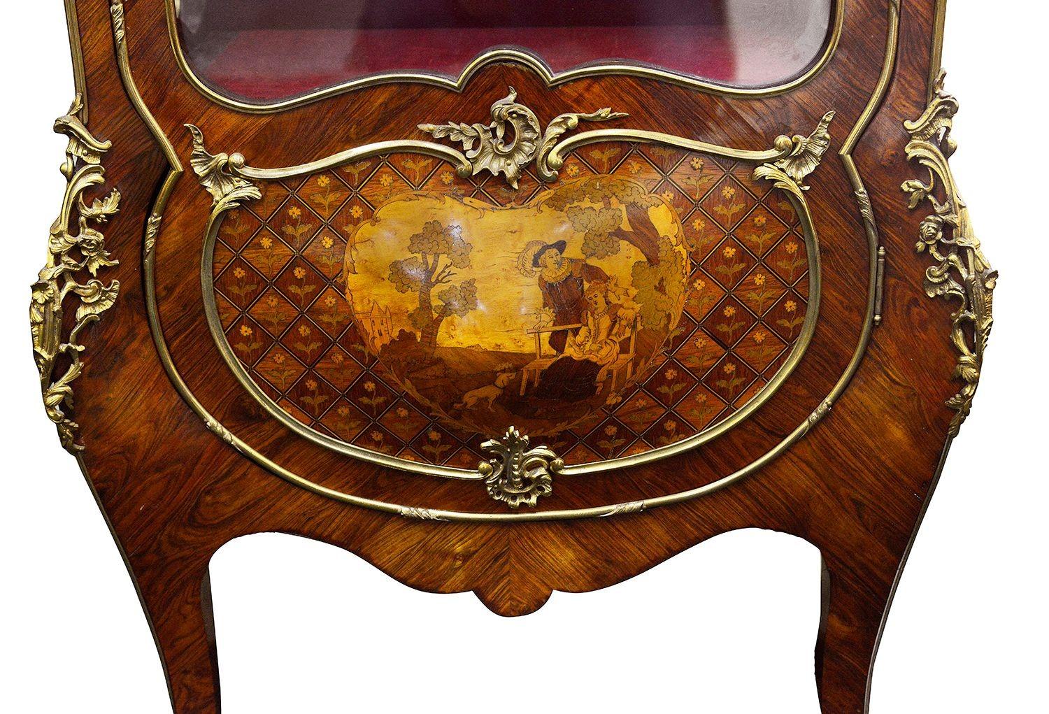 Pareja de vitrinas francesas de gran calidad a la manera de Gouffel. en Bueno estado para la venta en Brighton, Sussex