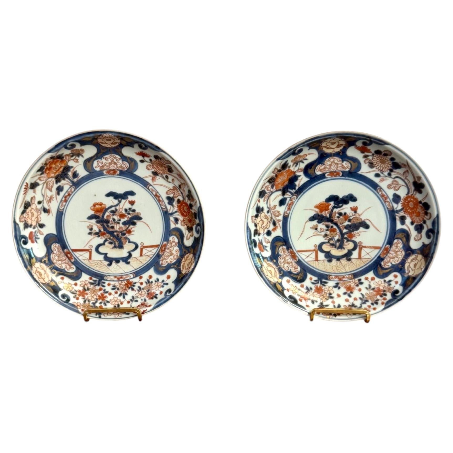 Fine quality pair of antique 19th century Japanese imari plates