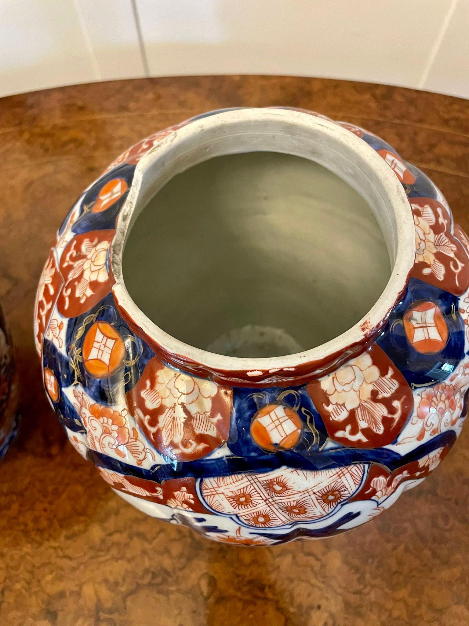 Fine Quality Pair of Antique Japanese Imari Lidded Vases For Sale 1