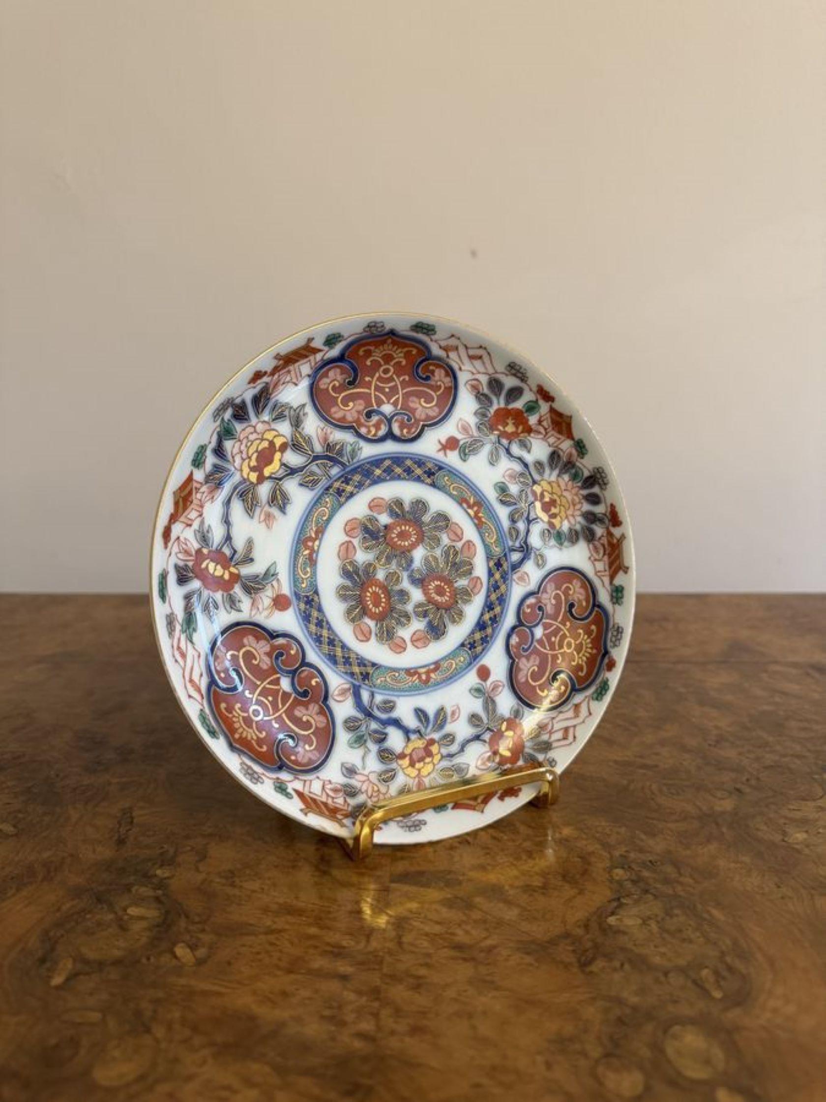 Pareja de platos imari japoneses antiguos de gran calidad Japonizado en venta
