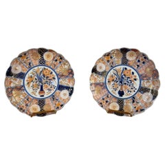 Fine quality pair of antique Japanese imari plates