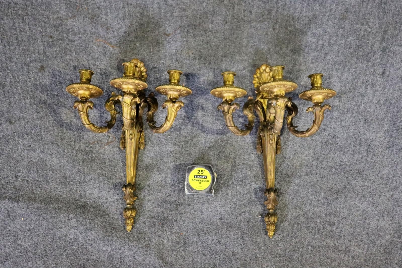 Fine Quality Pair of French Louis XV Style Candle Sconces Not Lighted For Sale 2
