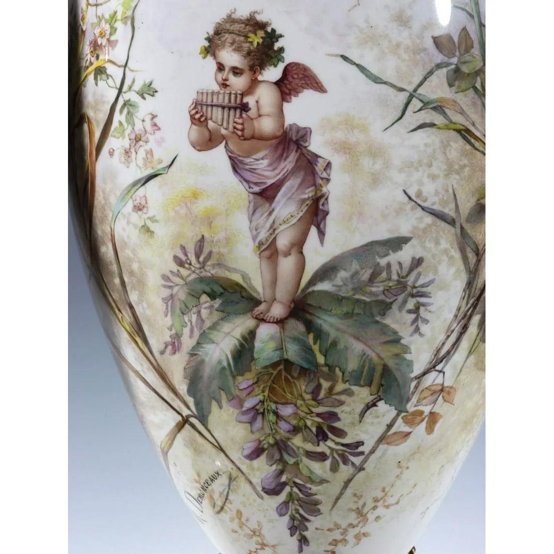 Paire de vases et couvercle en porcelaine de style Svres de qualité supérieure, par M. Demonceaux en vente 1