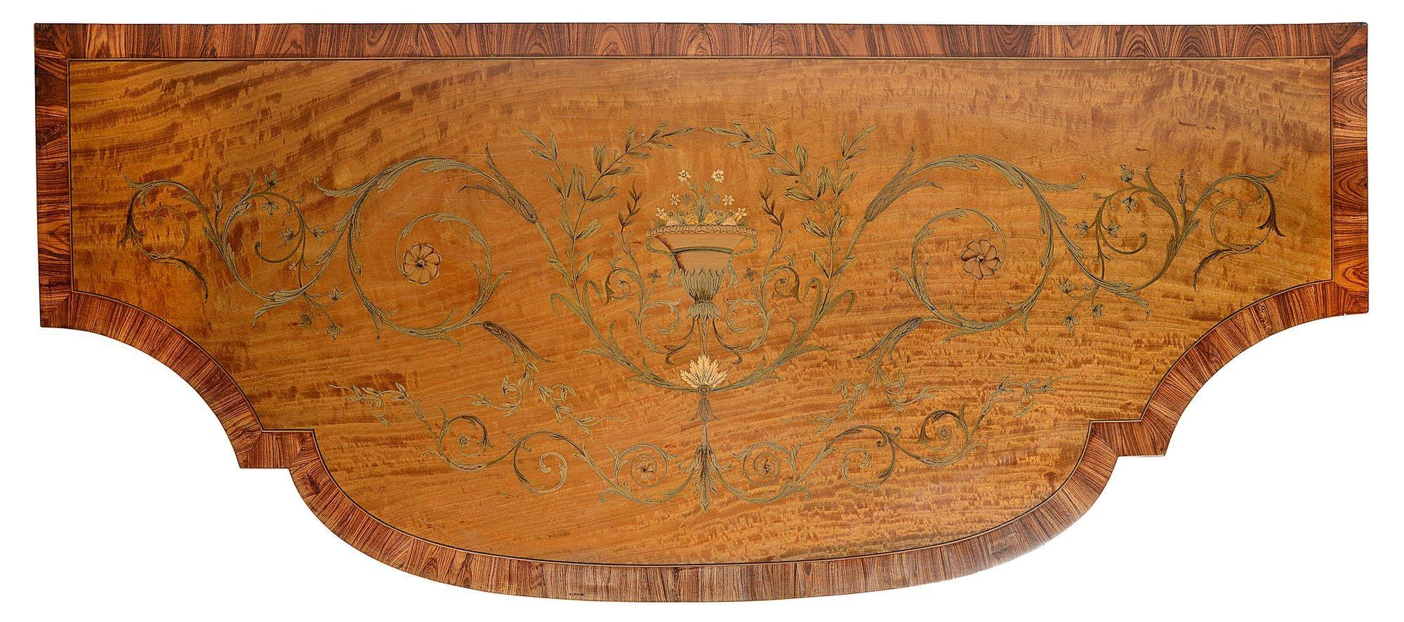 Impiallacciato Coppia di credenze ad arco Sheraton Revival di alta qualità, circa 1890 in vendita