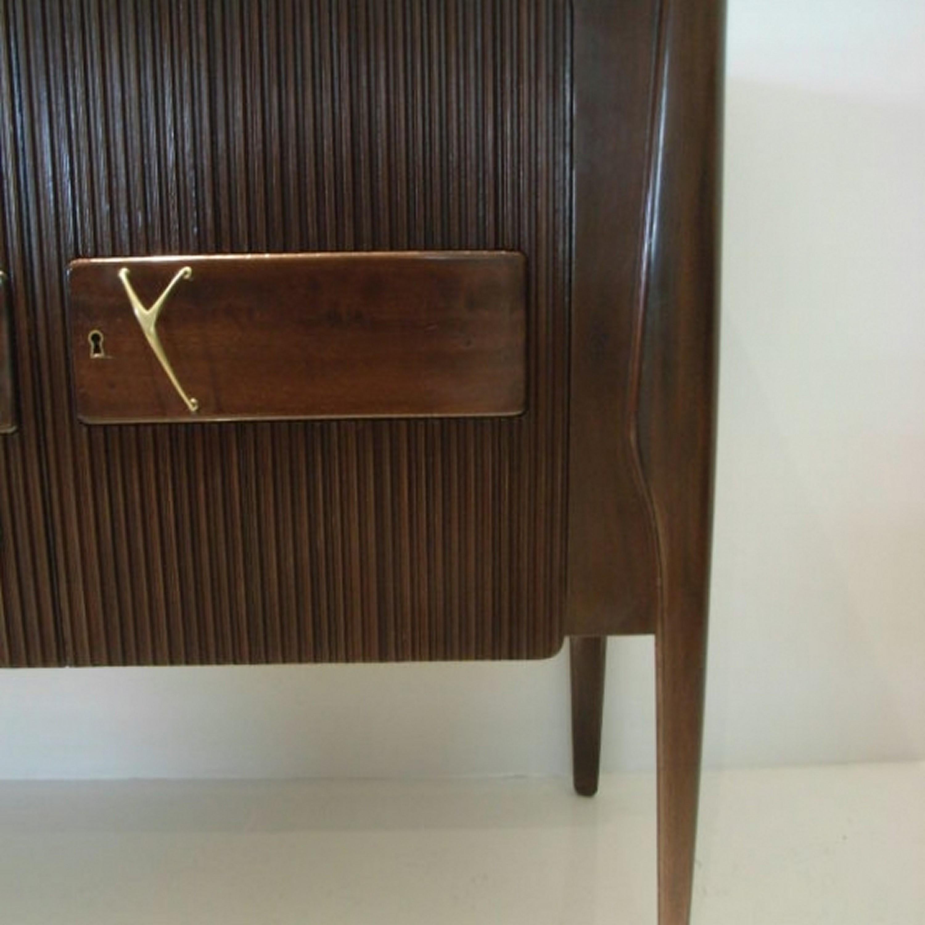 Mid-Century Modern Fine Quality walnut Sideboard Attributed to Mario Quarti For Sale