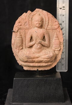 Buddha birmano scolpito in terracotta di ottima qualità di epoca Pyu, precedente al X secolo