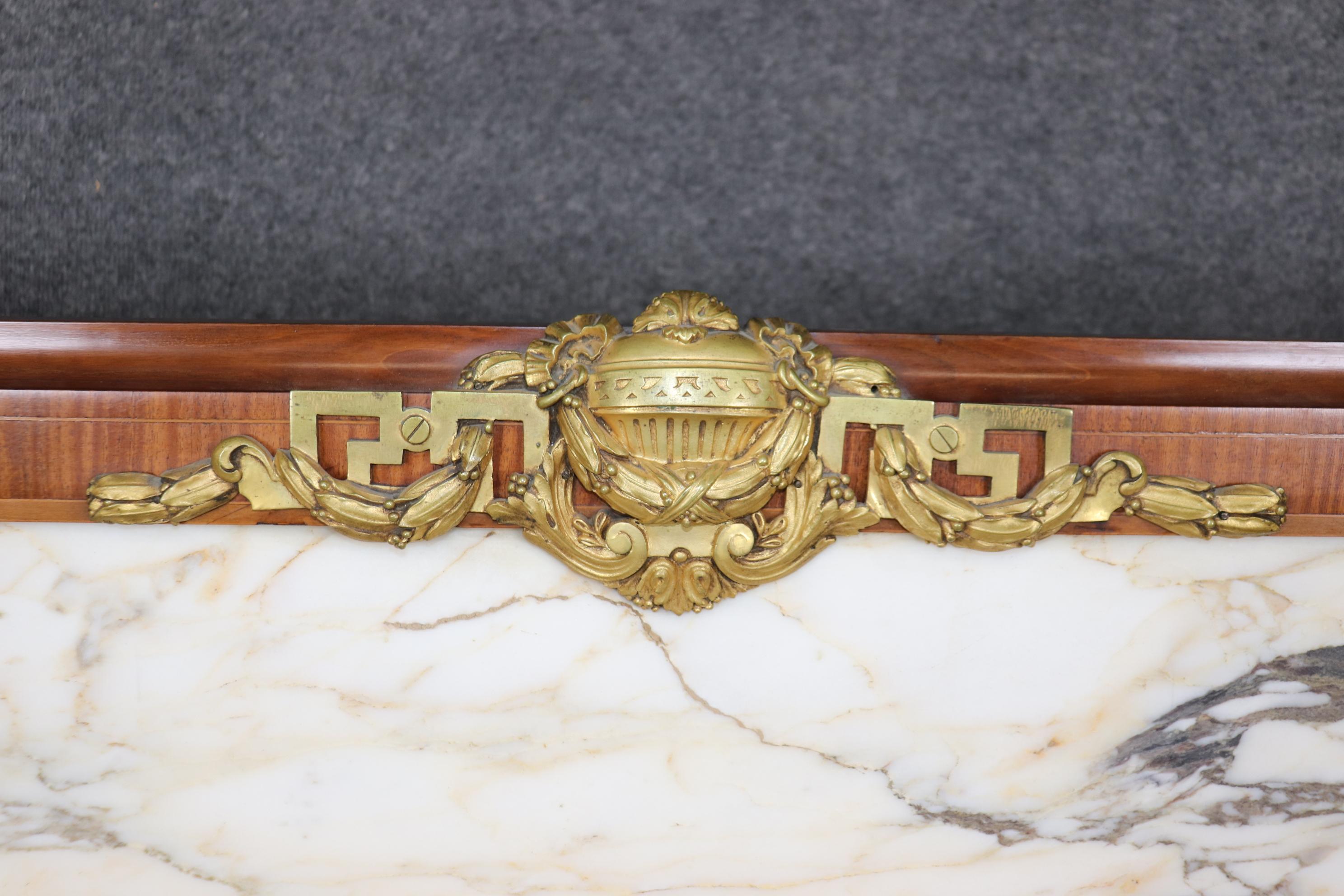 Feine Qualität restauriert Bronze Ormolu montiert Französisch Art Nouveau Sideboard  im Zustand „Gut“ im Angebot in Swedesboro, NJ
