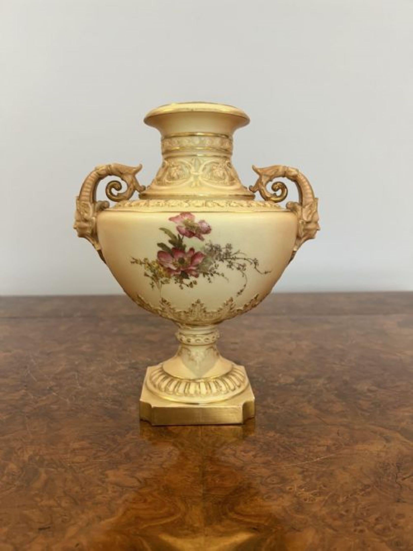 Fine quality Royal Worcester vase  For Sale 1