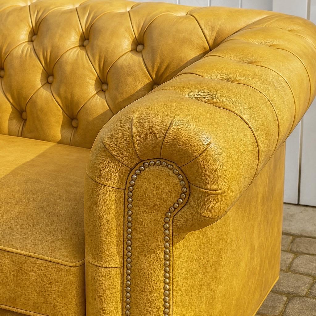 Feine Qualität Sattel notleidenden Leder Chesterfield 8 ft Sofa (Europäisch) im Angebot