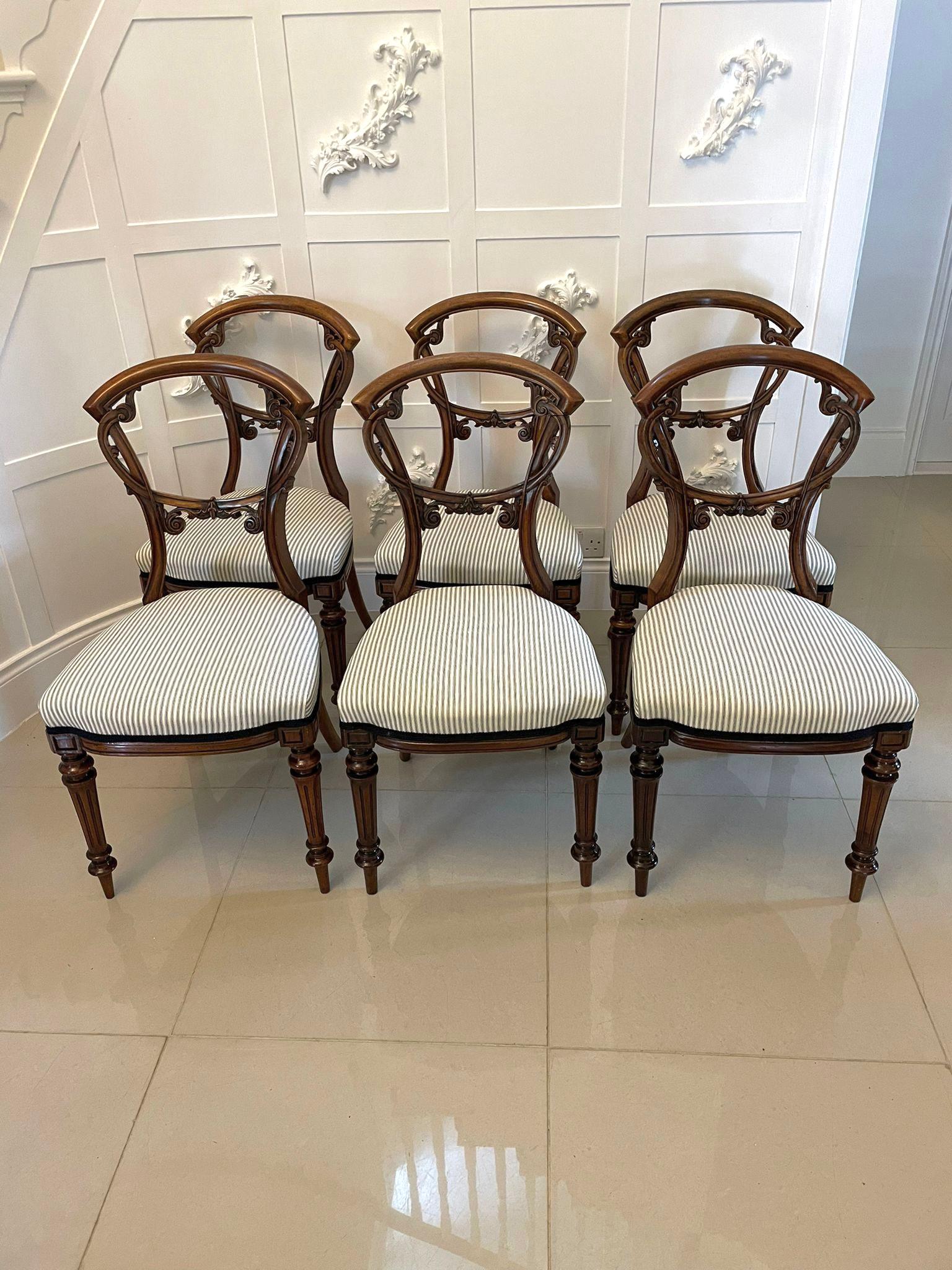 English Fine Quality Set of 6 Antique Victorian Quality Carved Walnut Dining Chairs