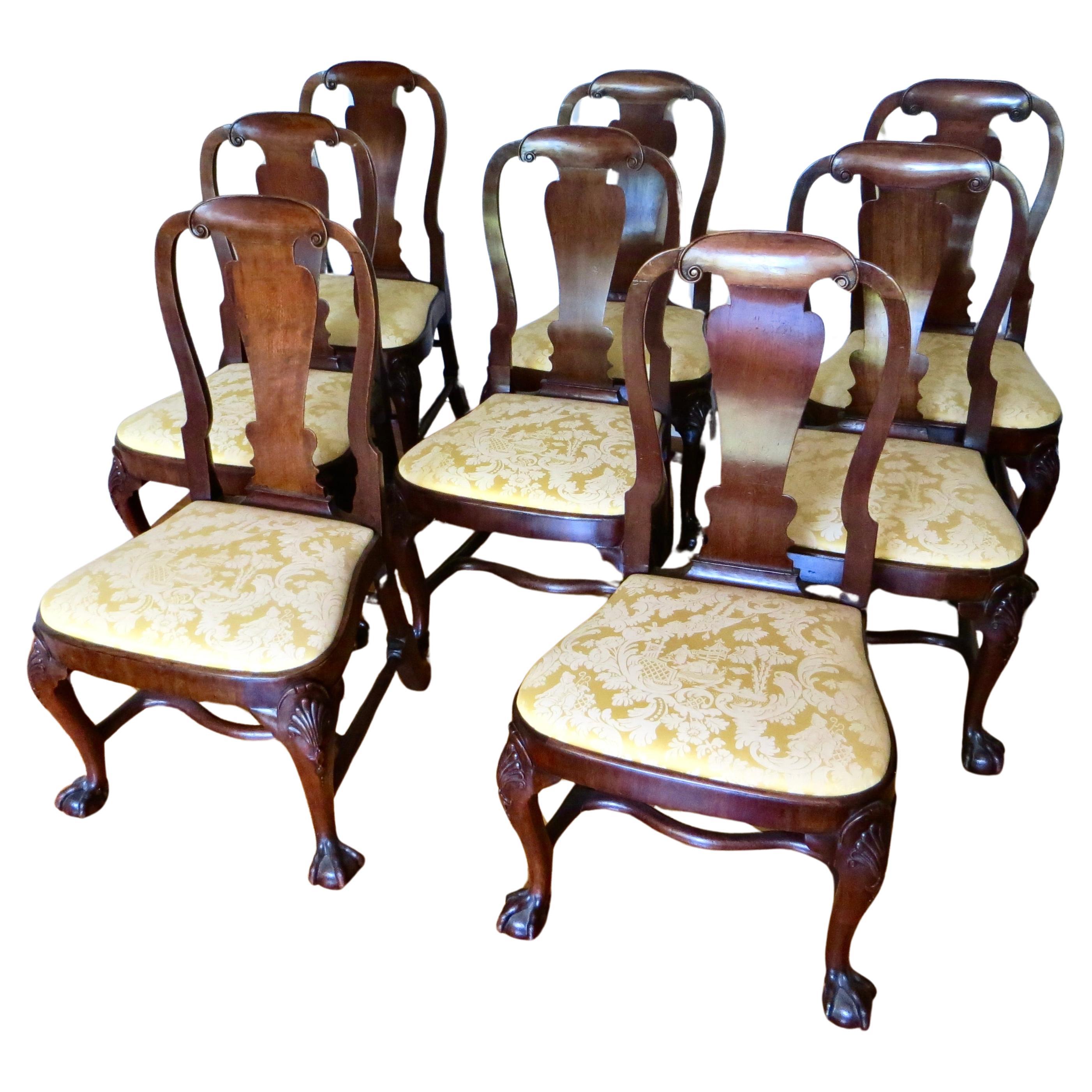 Set di (8) sedie da pranzo George I di alta qualità. Inglese Circa 1715