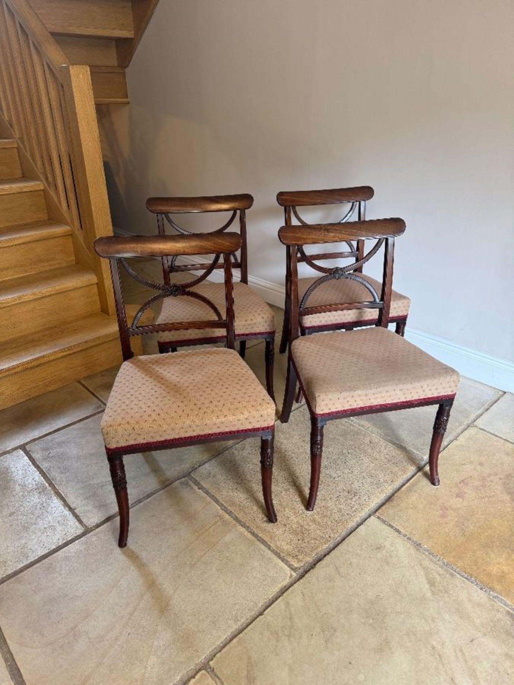 Fine quality set of four antique Regency mahogany dining chairs im Angebot 4