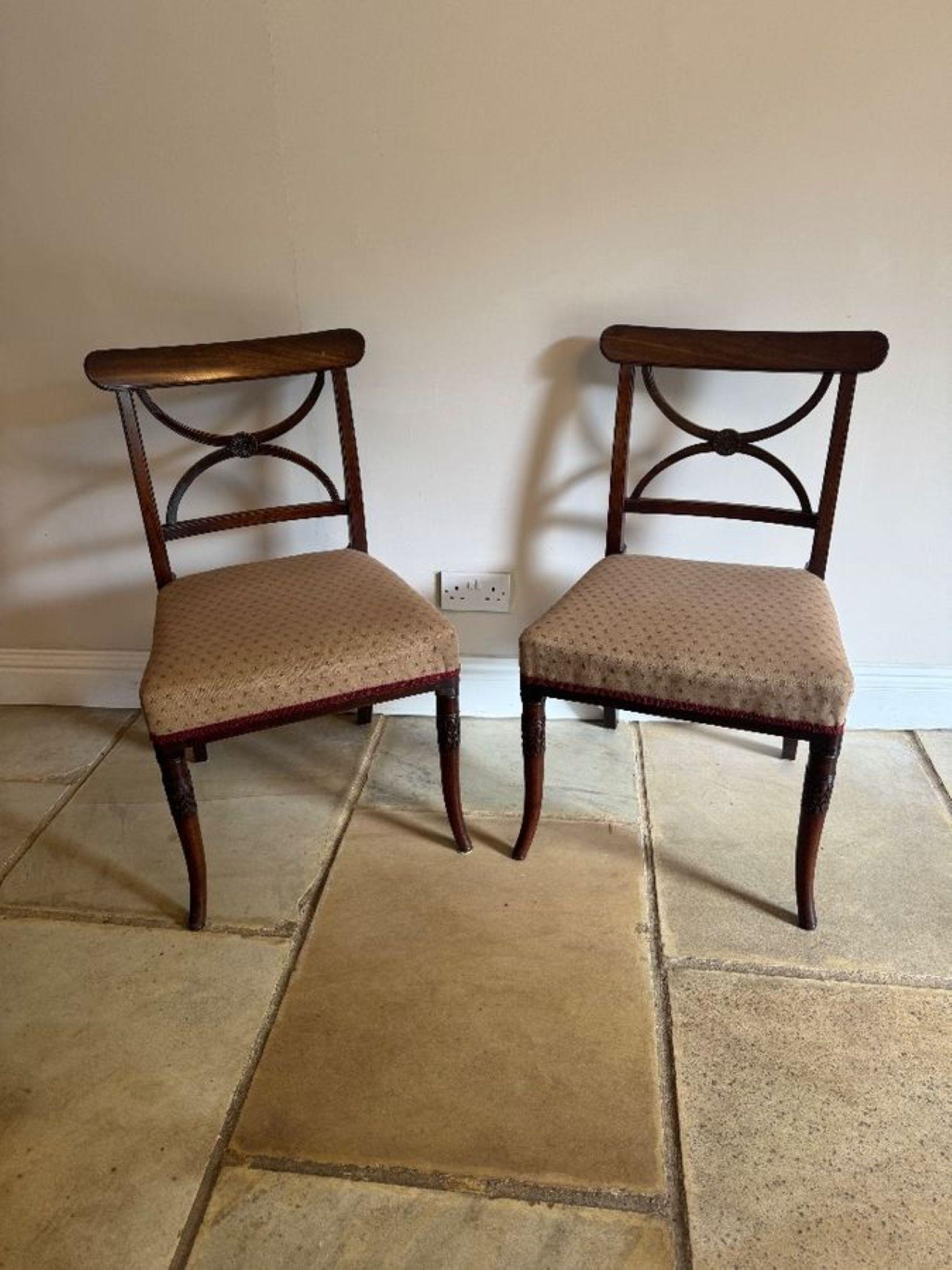 Fine quality set of four antique Regency mahogany dining chairs im Angebot 5