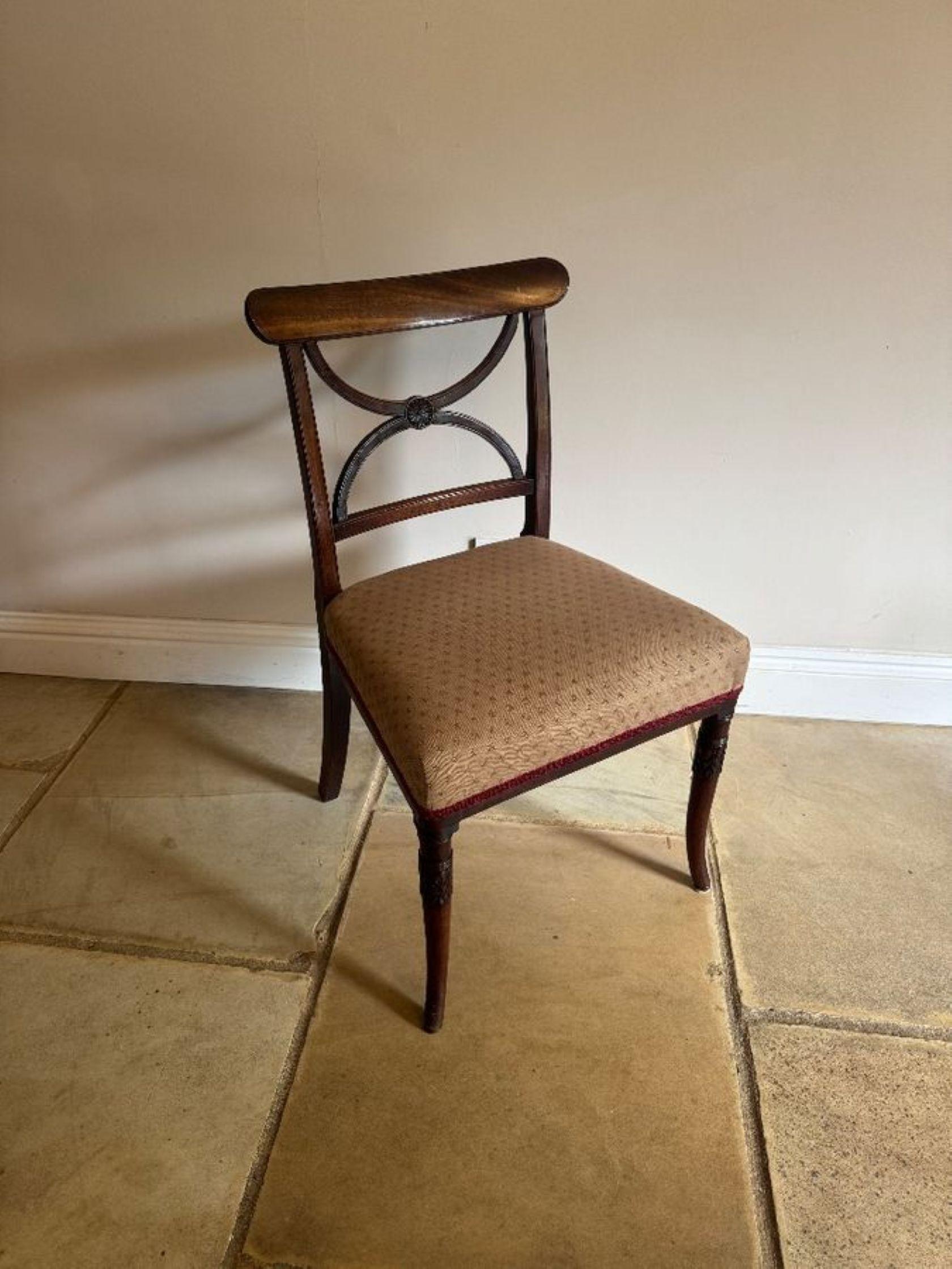 Fine quality set of four antique Regency mahogany dining chairs im Angebot 2
