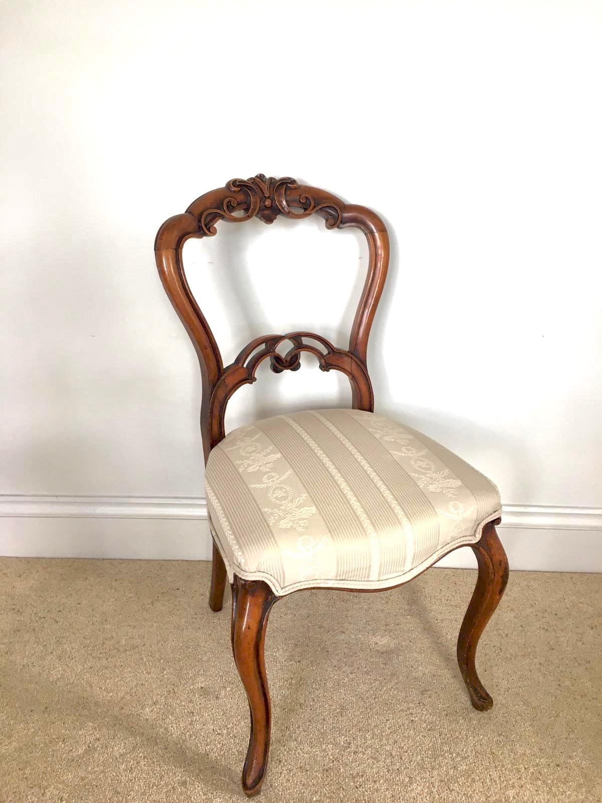 19th Century Fine Quality Set of Four Victorian Carved Walnut Dining Chairs