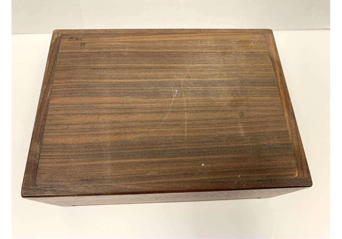 Boîte à bijoux en bois de qualité, signée et fabriquée à l'établi en vente 2