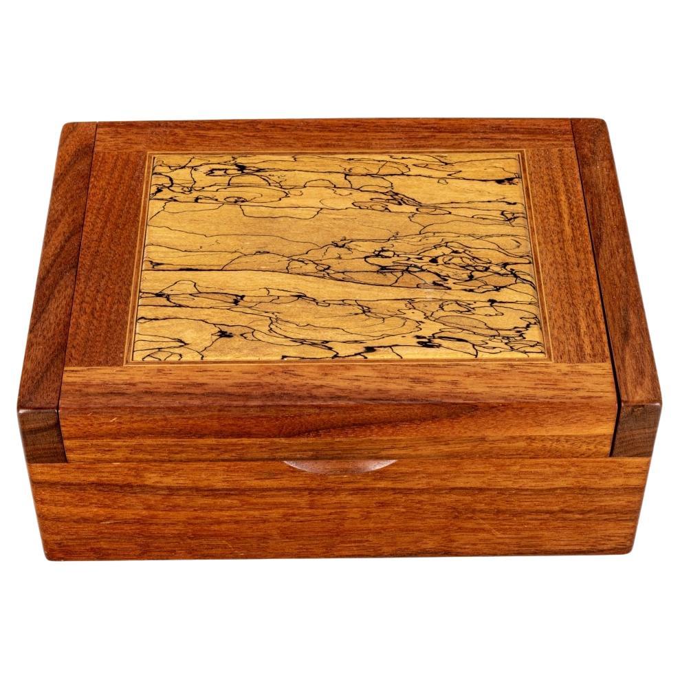 Joyero de Madera de Fina Calidad Firmado en Banco