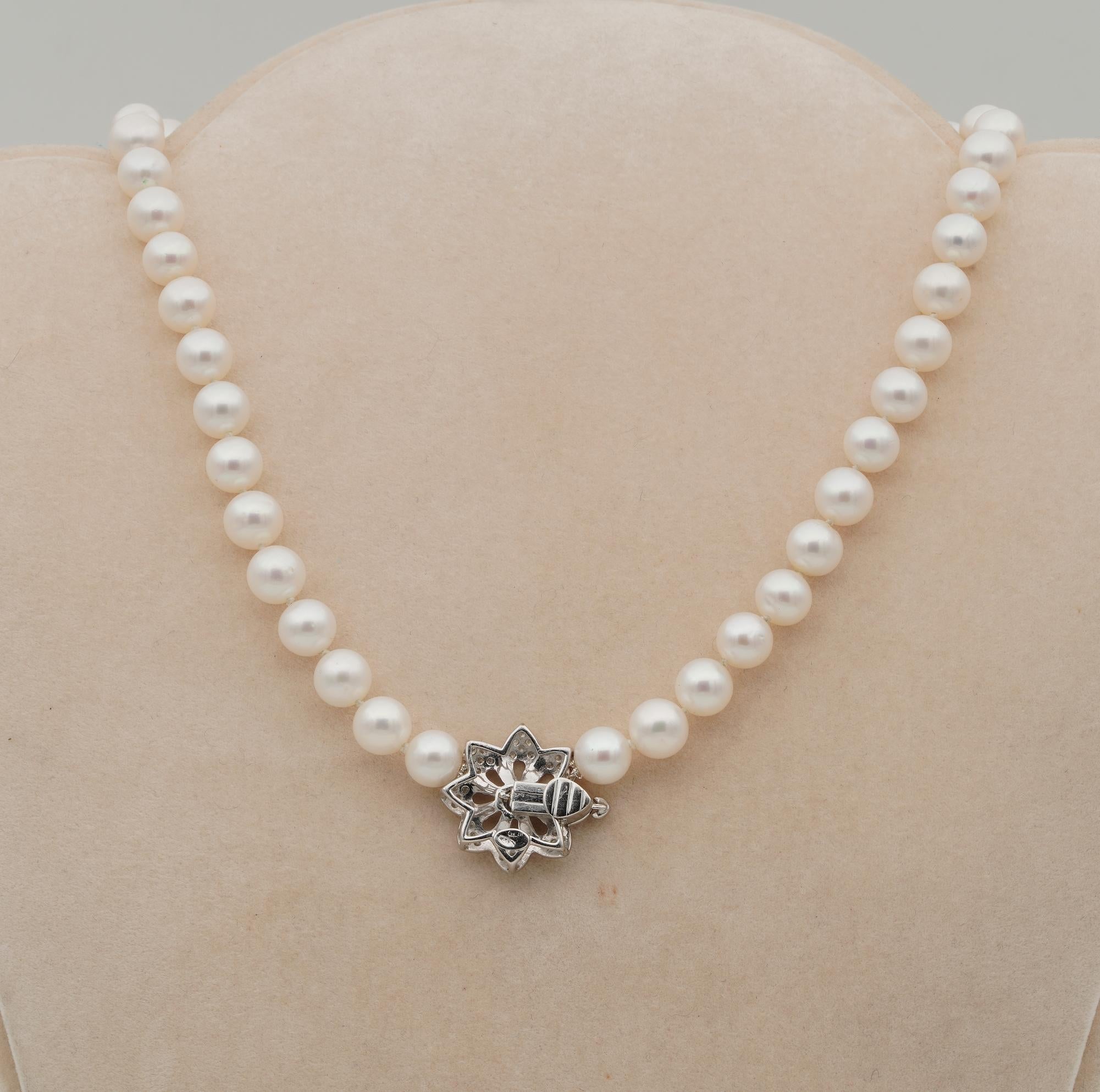 Fine Quality Single Strand Japanese Pearl Flower Diamond Clasp Necklace For Sale 1
