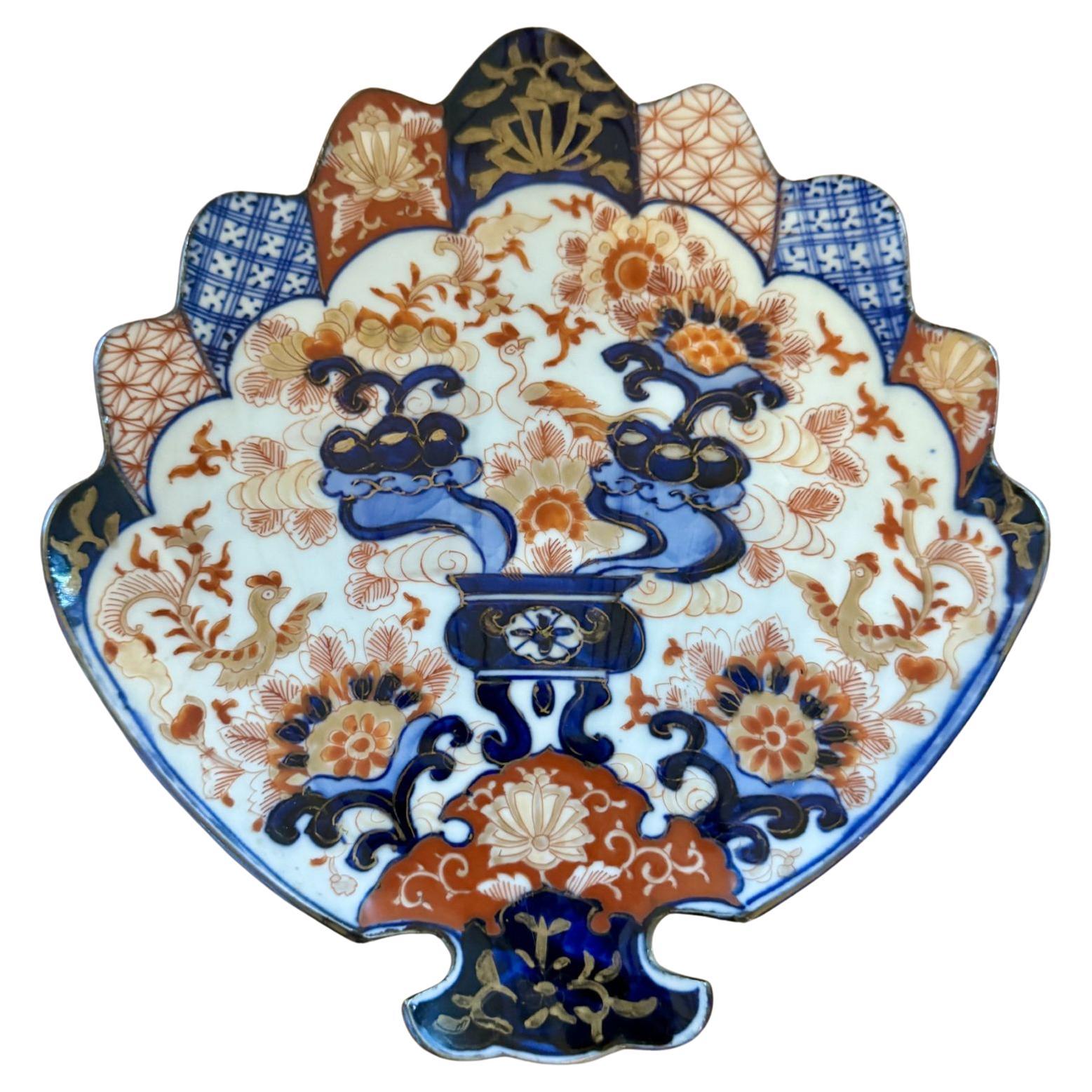 Fine quality unusual antique Japanese imari fan shaped plate