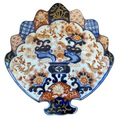 Fine quality unusual antique Japanese imari fan shaped plate