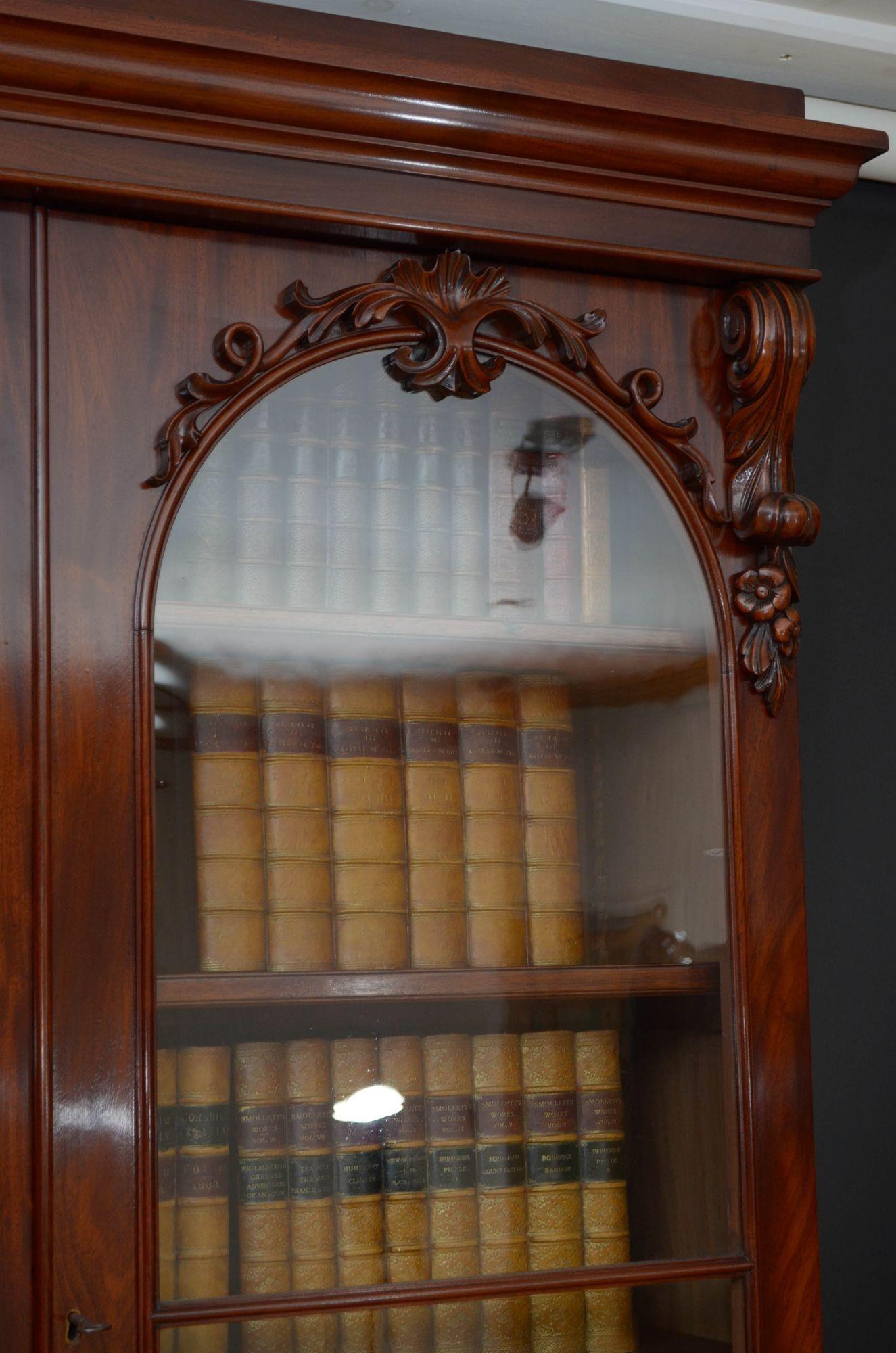 Fine Quality Victorian Bookcase in Mahogany 3