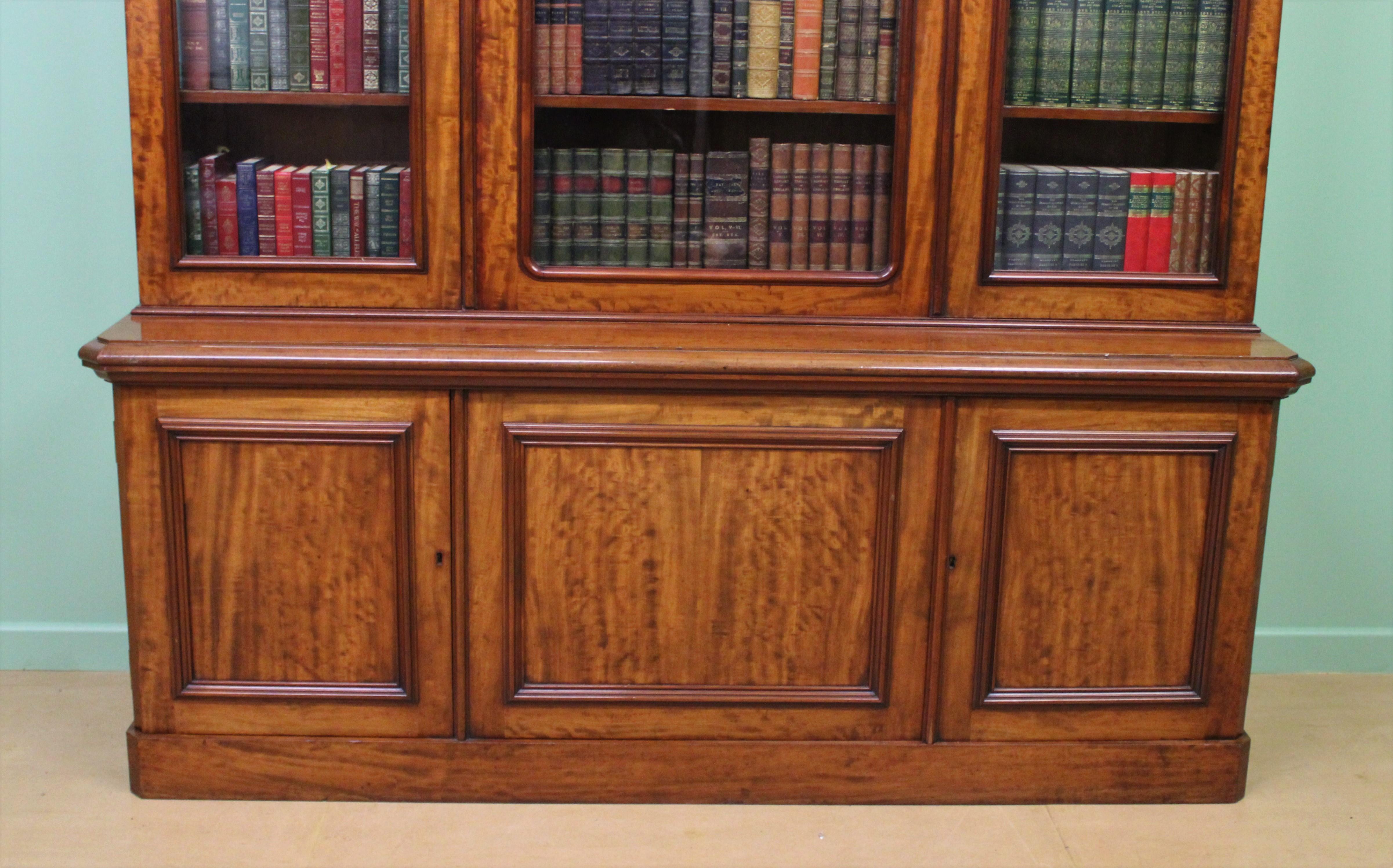 Fine Quality Victorian Figured Mahogany Library Bookcase For Sale 11