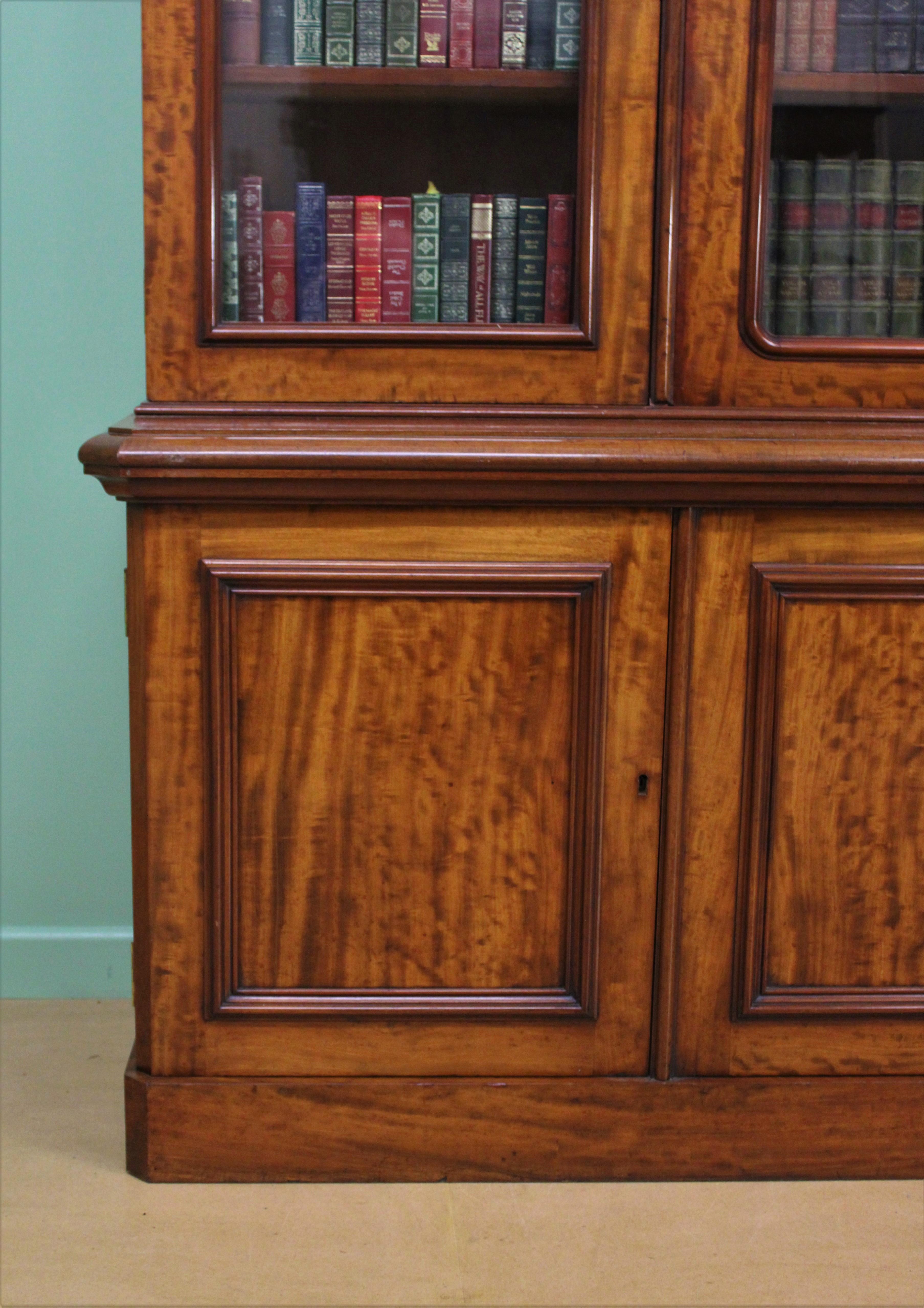 English Fine Quality Victorian Figured Mahogany Library Bookcase For Sale