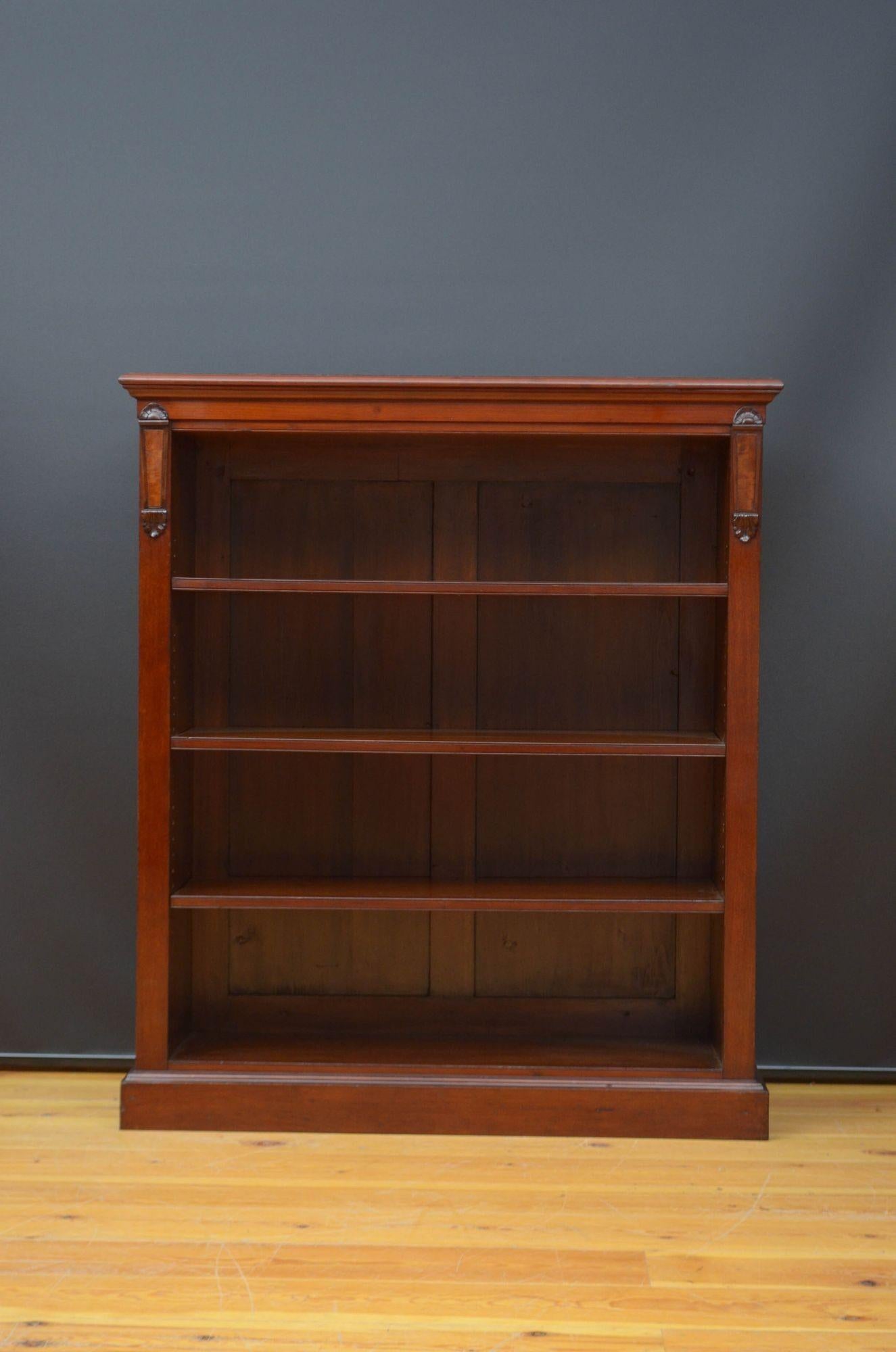 Fine Quality Victorian Mahogany Open Bookcase In Good Condition For Sale In Whaley Bridge, GB