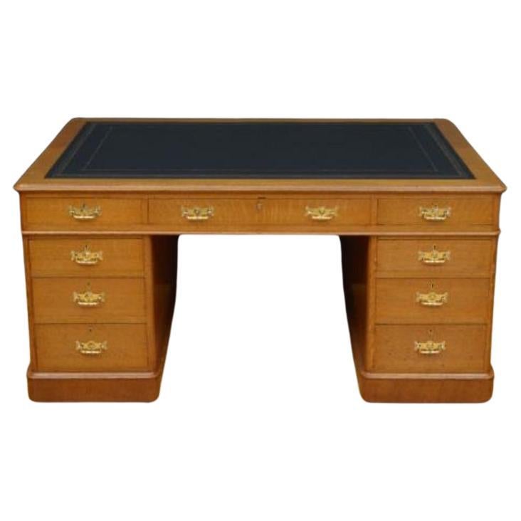 Fine Quality Victorian Oak Partners Desk
