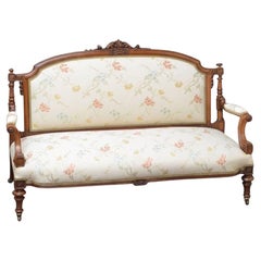 Antique Fine Quality Victorian Sofa - Walnut Settee
