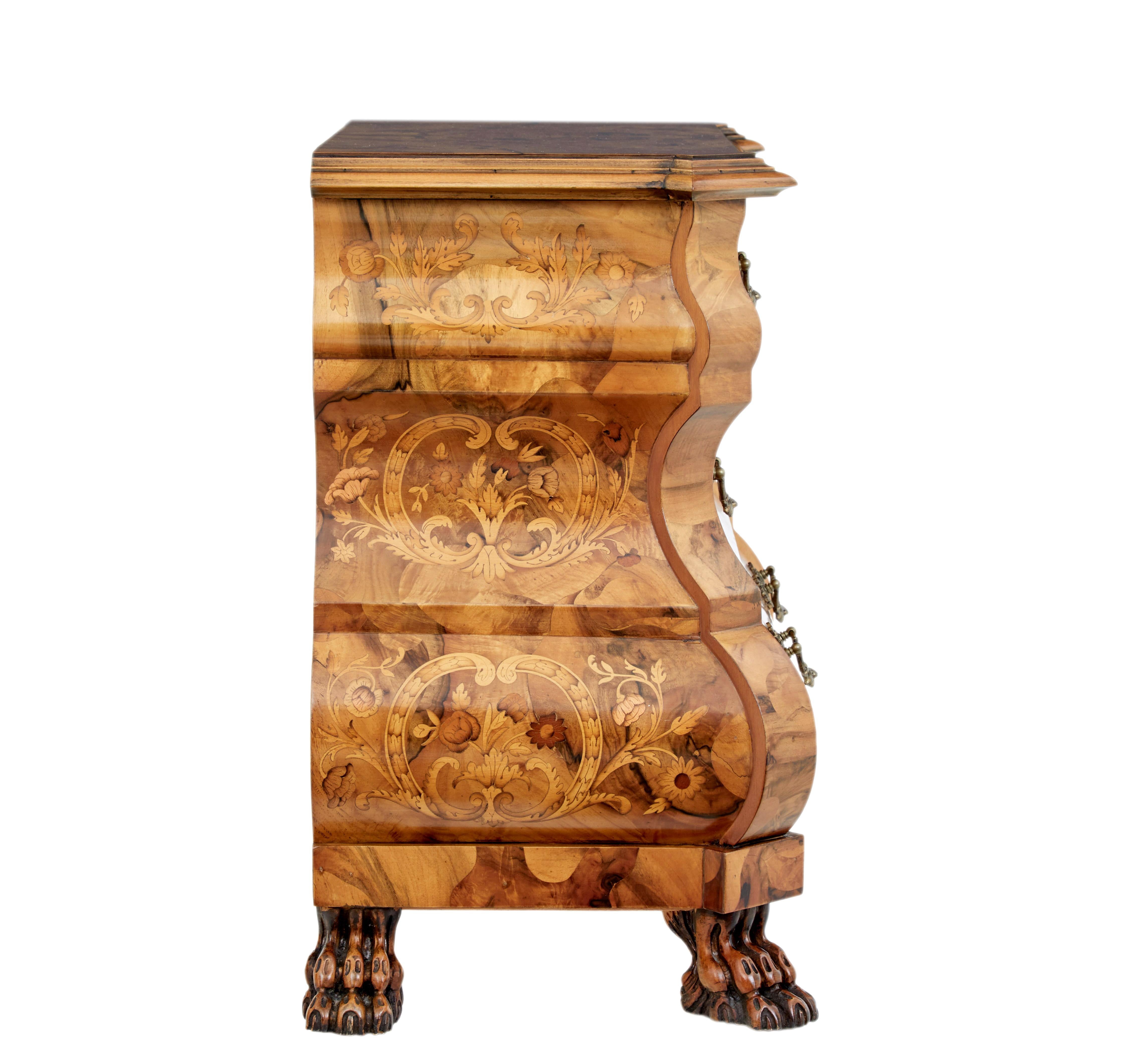 Victorian Fine quality walnut inlaid small bombe commode For Sale